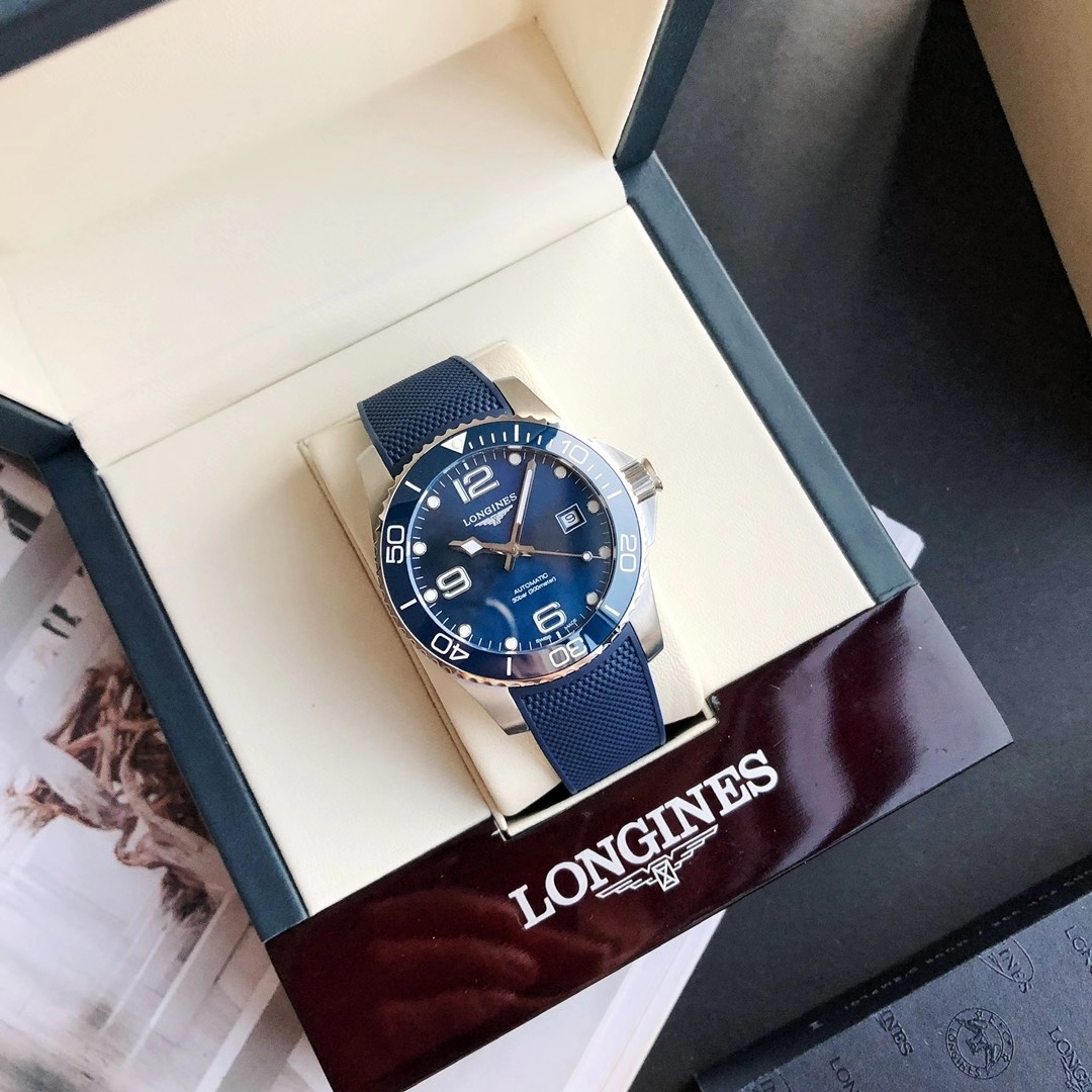 NO:145860,Longines Blue Water Ghost [Seam] GD version Citizen returns a lot [Strong hot product, must-have diving] GD strongly upgraded hot product, 41mm Comcas tape men's watch Shanshan came [Applause] As a brand, the popular product, Comcas has been popular all the time. GD factory spent a lot of money and pursued perfect reproduction for a long time. Although it was launched later, the quality was maximized. The original version was consistent. The 141mm watch diameter was consistent. The 316 stainless steel case CNC cutting process, the appearance was clear, the threaded handle was corrected smoothly and the sealing degree was high-performance waterproof, and you can swim with confidence. Upgrade 2 imported rubber straps are matched with the only original buckle in the same level on the entire network (exclusive mold opening, the original version is one to one recoding) is different from the ordinary stacked buckle on the market  Upgrade 3 to correct the ceramic circle and literal color, strictly control the details and purity of the ceramic circle mouth, and eliminate all kinds of small defects and stains!  Purchase original color adjustment, bringing together ceramic ring mouth, literal, and strap factory uniform color adjustment to ensure the visible appearance and color consistency. Upgrade 4 The bottom cover wing adopts the only laser engraving process of the same level, and the details are synchronized with authentic products. [Movement] is equipped with GD focused and 0 rework, a new original Citizen fully automatic mechanical movement, accurate time, excellent performance, and a power reserve of up to 48 hours, slightly better than the original. Please be sure of the exclusive quality of GD, longines19860909浪琴牌蓝水鬼[色]GD版西铁城大量回货【强势爆款,潜水必备】度GD强势升级爆款,41mm康卡斯胶带款男士腕表珊珊而至[鼓掌]作为品牌方力荐爆款,康卡斯得以一直热销,GD厂耗费重金、长时间追求完美复刻尽管上市稍晚,但是品质得以最大限度原版一致 升级141mm表径原装一致,316精钢表壳CNC工艺切割,外观拉丝纹路清晰,修正螺纹把头顺畅、密封度,得以高性能防水,可放心游泳 升级2进口橡胶表带搭配全网同级唯一原装表扣（独家开模,原版一比一复克）区别于市面普通拆叠表扣 升级3修正陶瓷圈、字面色泽,严格把控陶瓷圈口细节、纯度,杜绝各种小瑕疵、污点！购入原装调色,汇集陶瓷圈口、字面、表带工厂统一调色,以确保可见外观色泽一致 升级4 底盖飞翼采用同级唯一激光雕刻工艺,细节同步正品栩栩如生【机芯】搭载GD专注而制0返修、全新原装西铁城全自动机械机芯,走时精准,性能优异,动力储备高达48小时,略胜原装 请认准GD出品独家品质,,longines,Watch