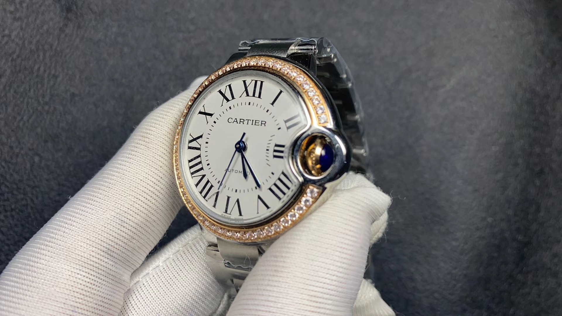 Cartier 卡地亚蓝气球镶黄金钻女表