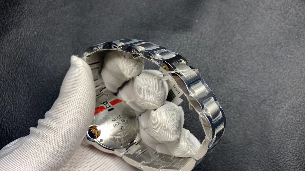 Cartier 卡地亚蓝气球镶黄金钻女表