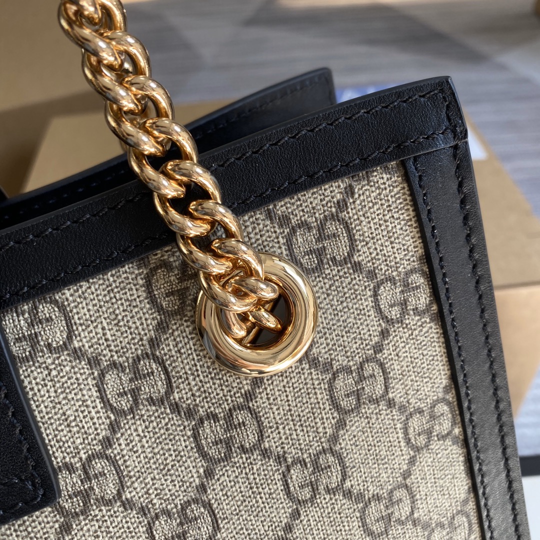 Gucci Rare edition counter [original leather with counter packaging]!! Padlock chain bag small size