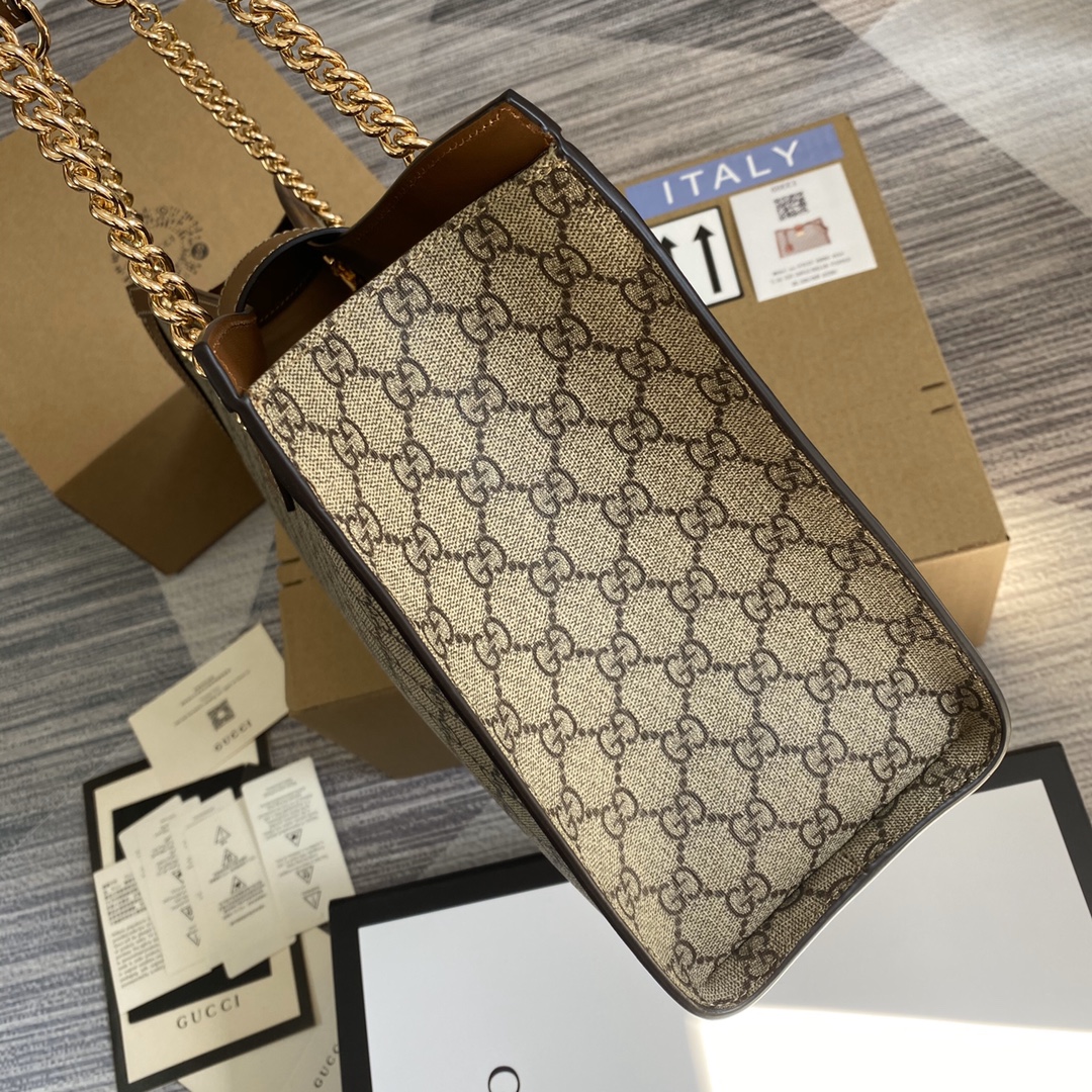 Rare version counter inspection [original leather with complete packaging] Gucci lock double shoulder strap shoulder bag. It is characterized by