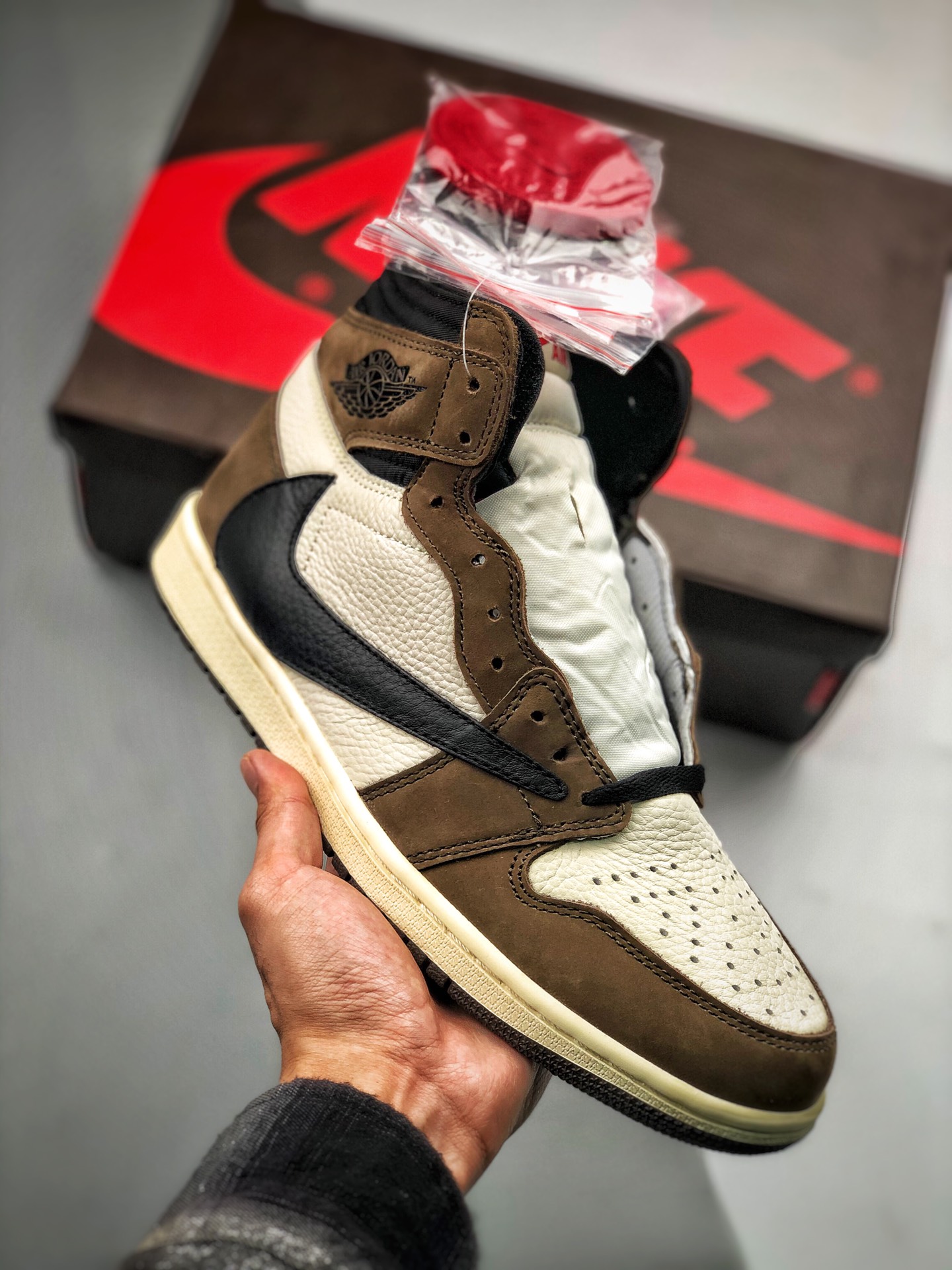 Beneficios del Doble Once para liquidar, si dudas te quedas sin 👋🏻 Travis Scott X Air Jordan 1 Reverse Swoosh, produc…