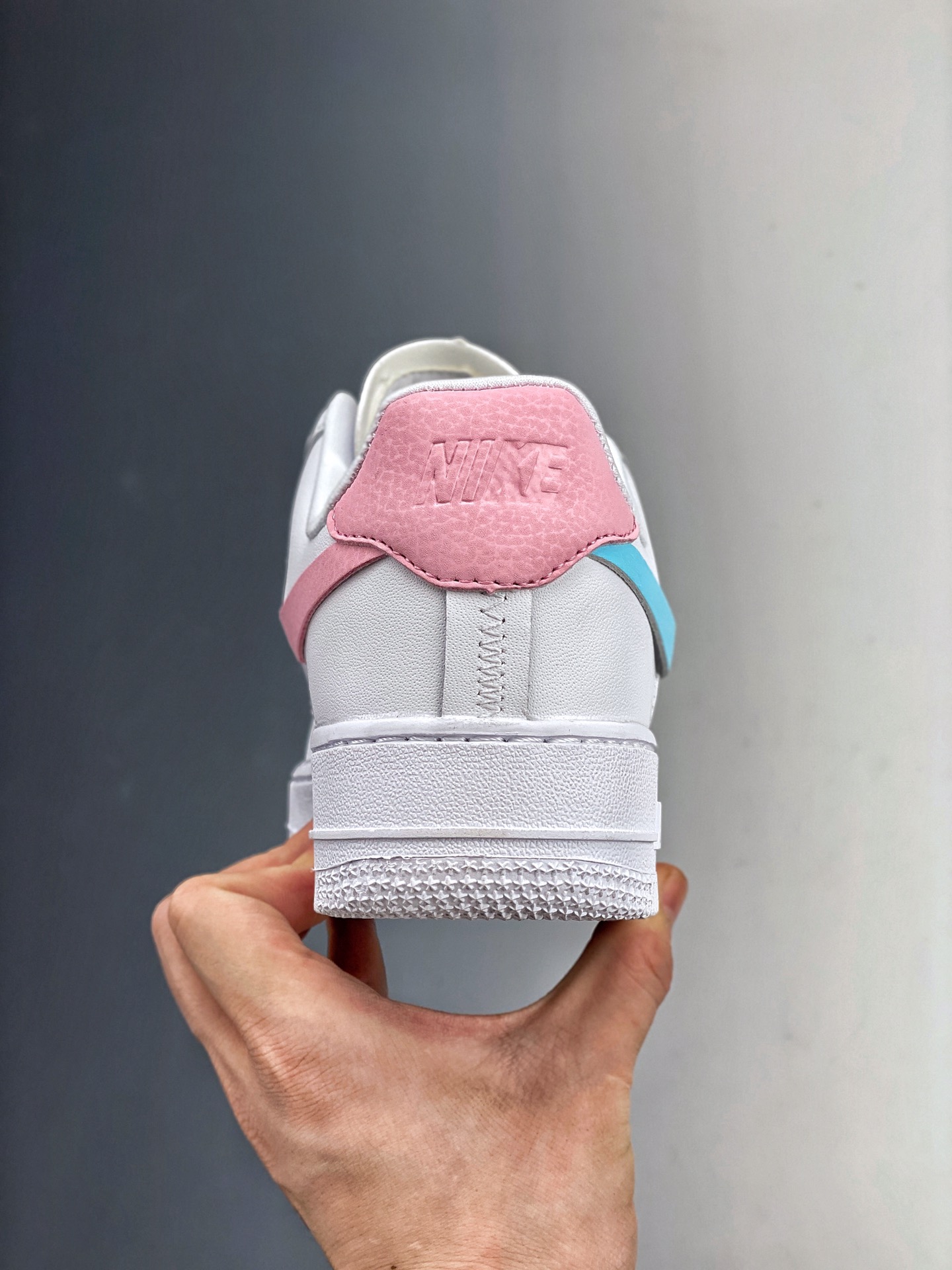 200  Nike Air Force 1 空军一号低帮运动休闲板鞋 DC1164-101
