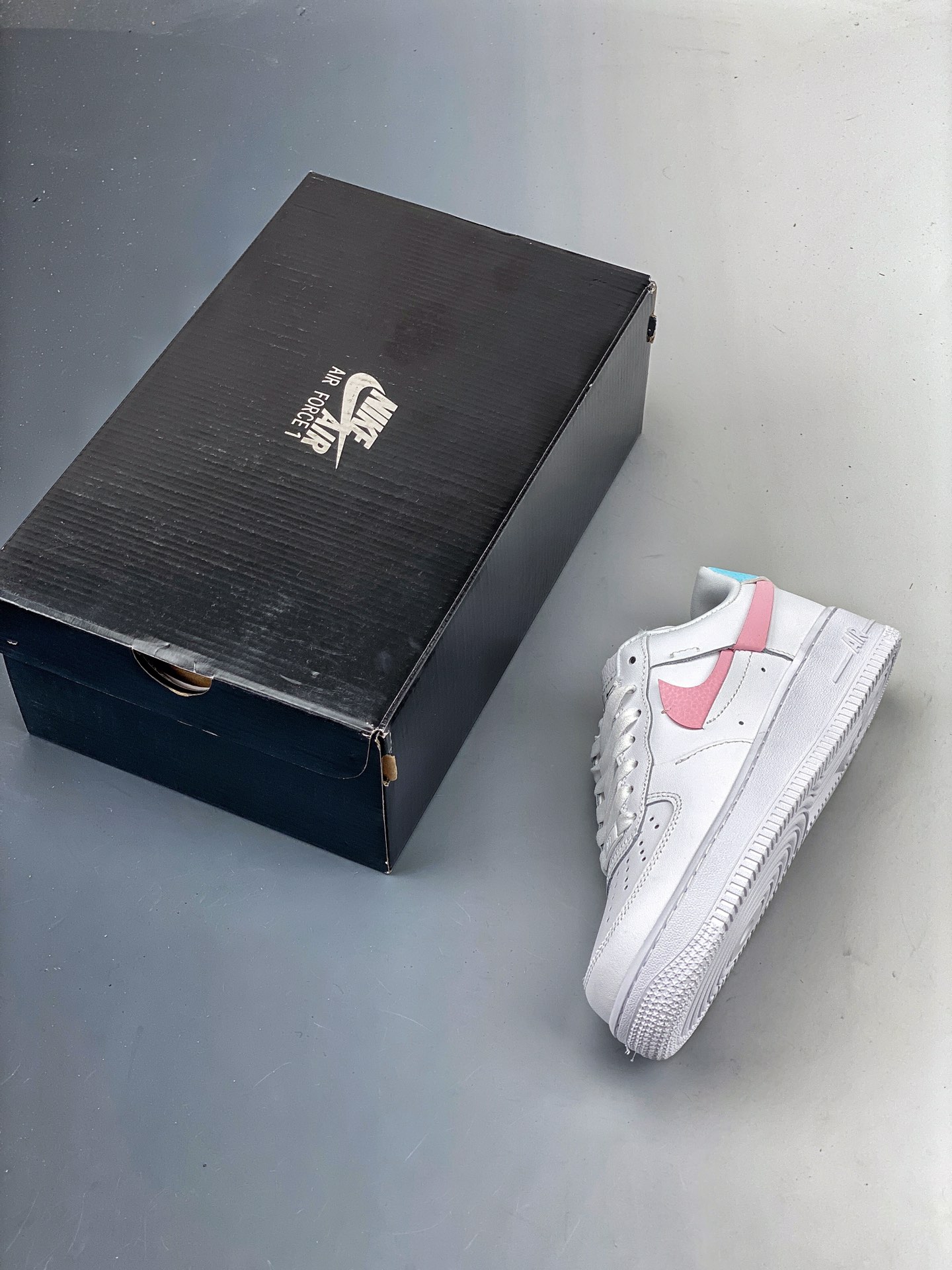 200  Nike Air Force 1 空军一号低帮运动休闲板鞋 DC1164-101