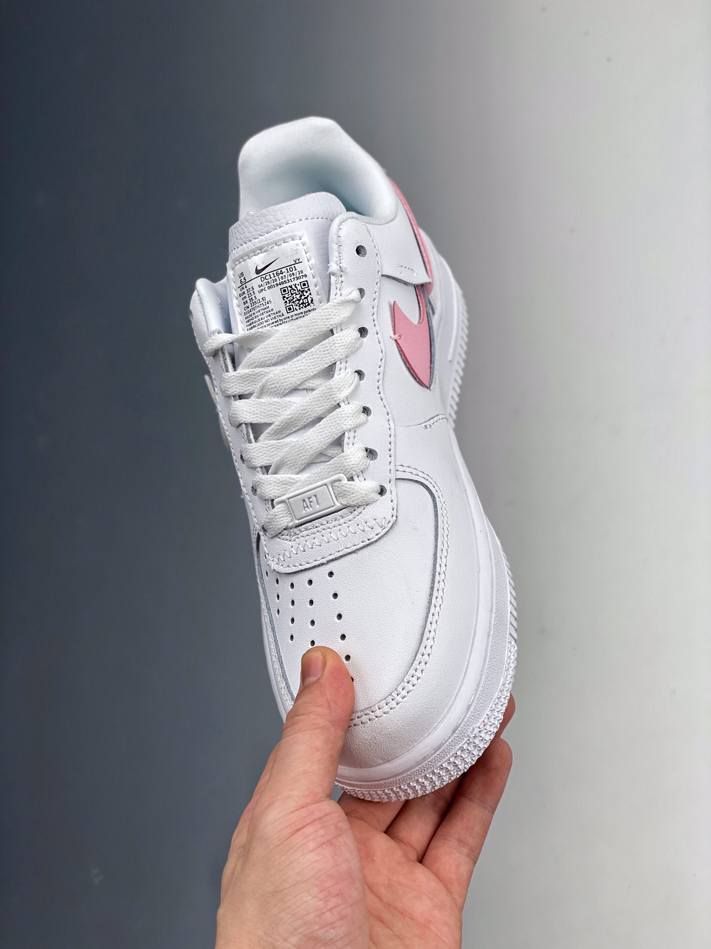 200  Nike Air Force 1 空军一号低帮运动休闲板鞋 DC1164-101