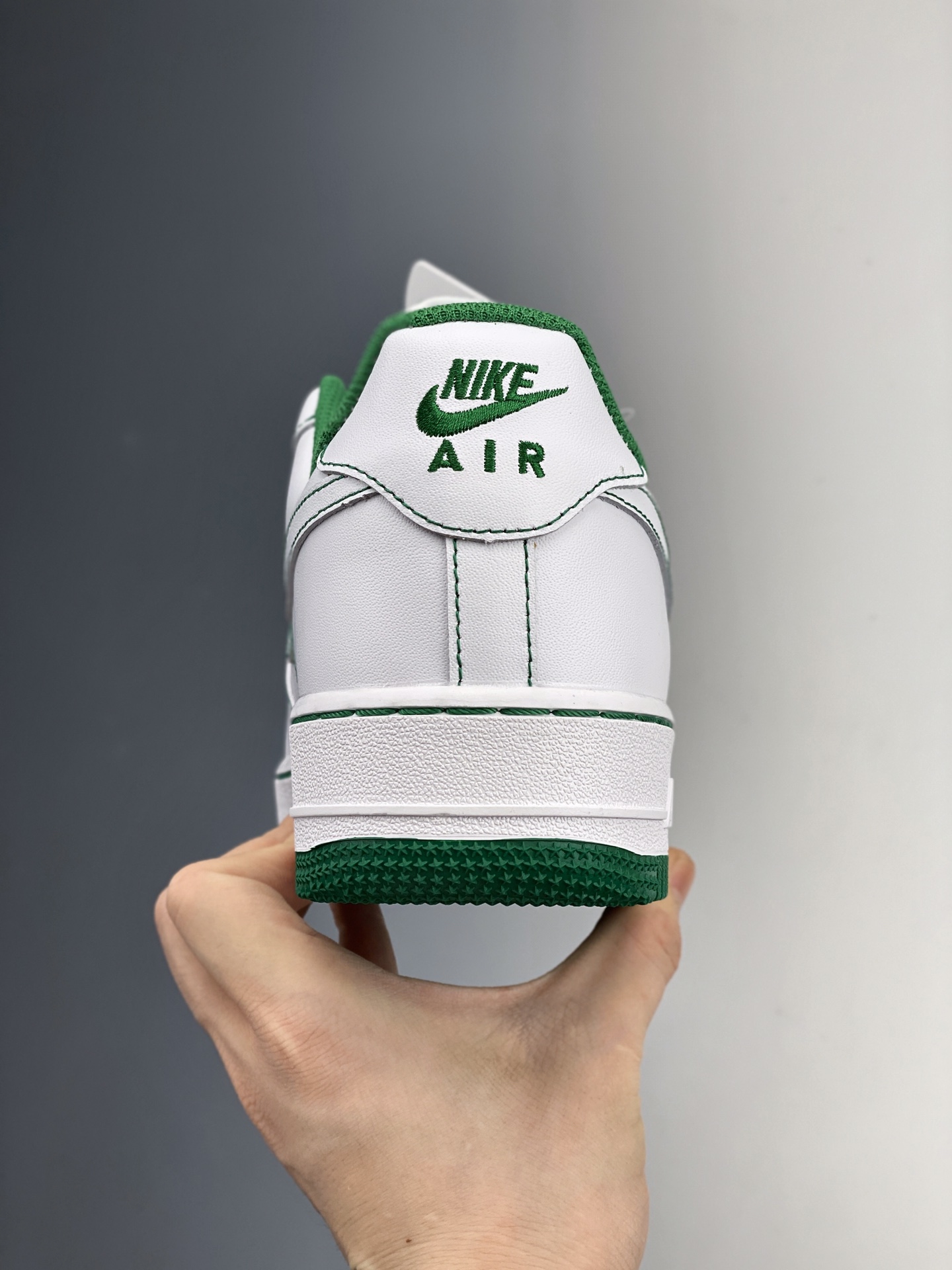200  Nike Air Force 1 空军一号低帮运动休闲板鞋 CV1724-103