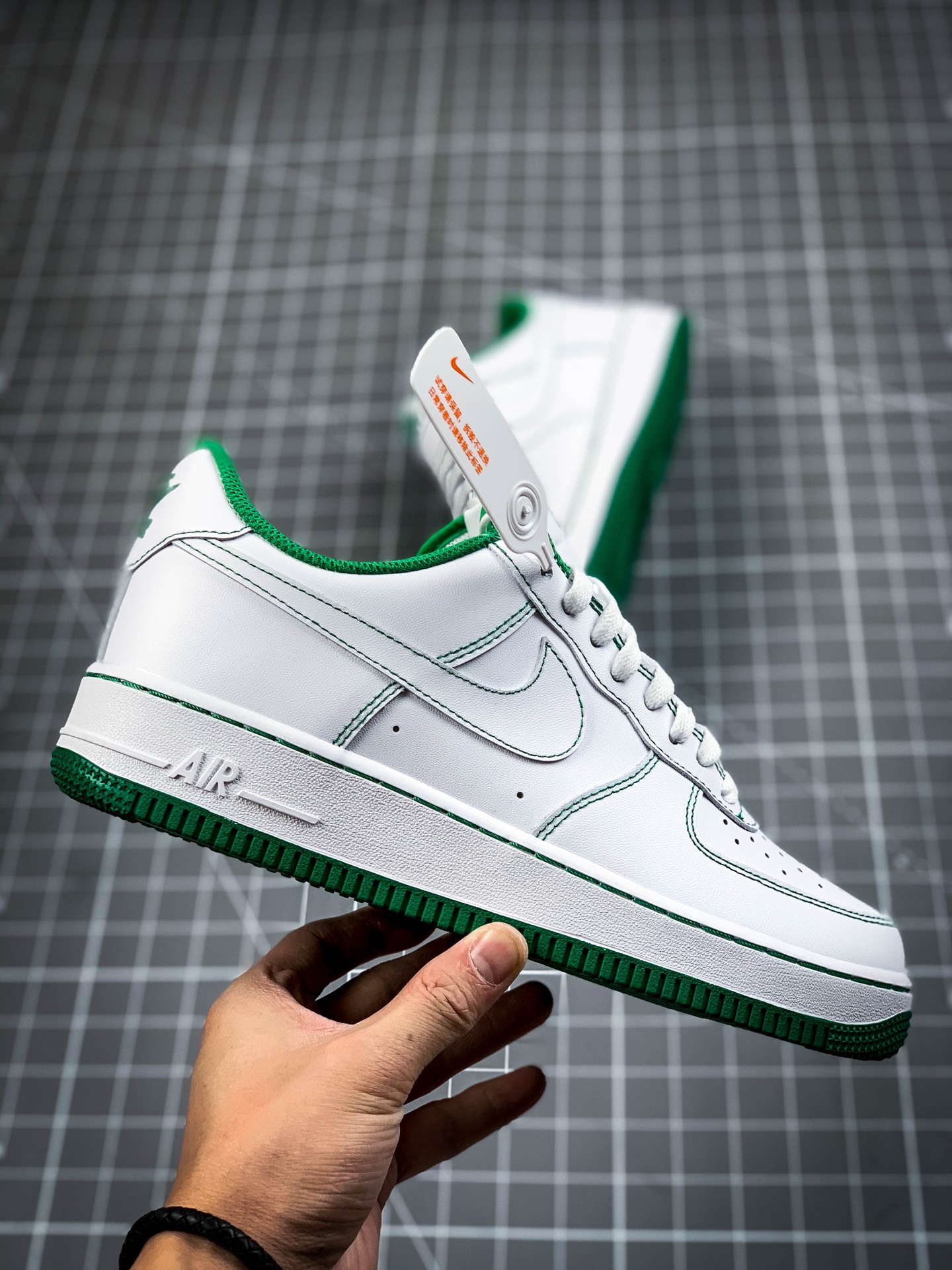 200  Nike Air Force 1'07 LV8 空军一号低帮运动休闲板鞋 CV1724-103