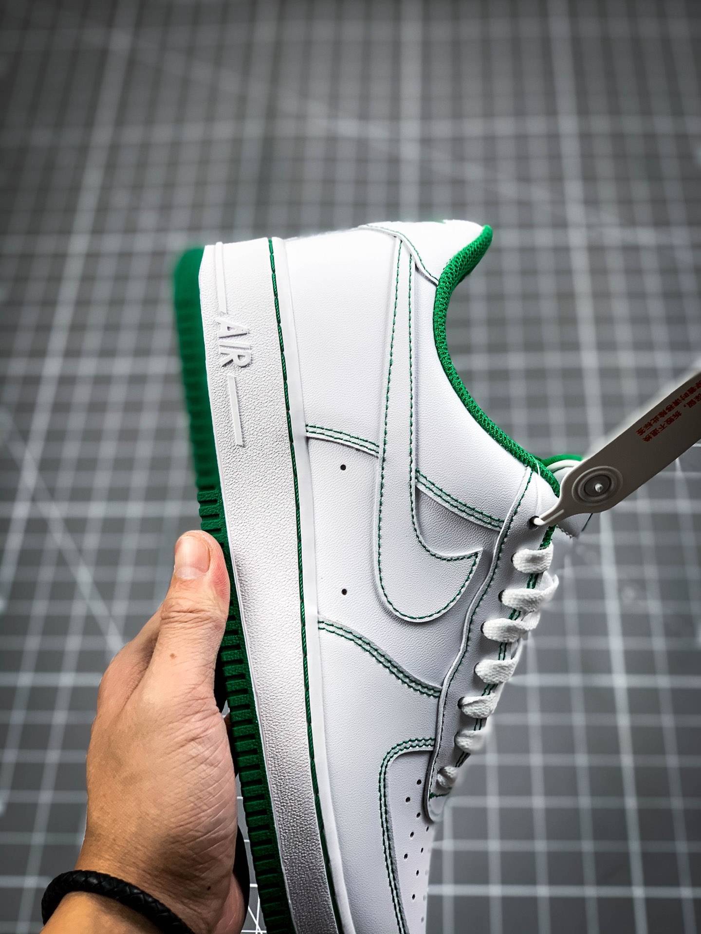 200  Nike Air Force 1'07 LV8 空军一号低帮运动休闲板鞋 CV1724-103