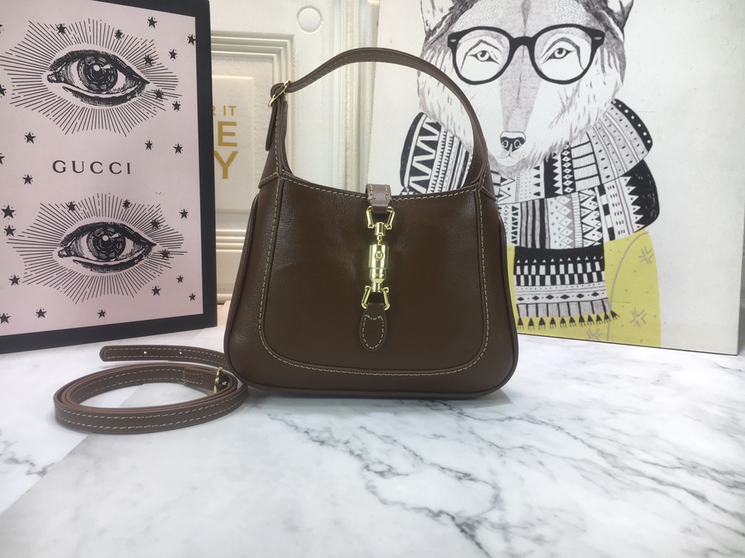 Hermes Chocolat Lisse Kelly 32 Sellier Handbag □G 109.S KK32574