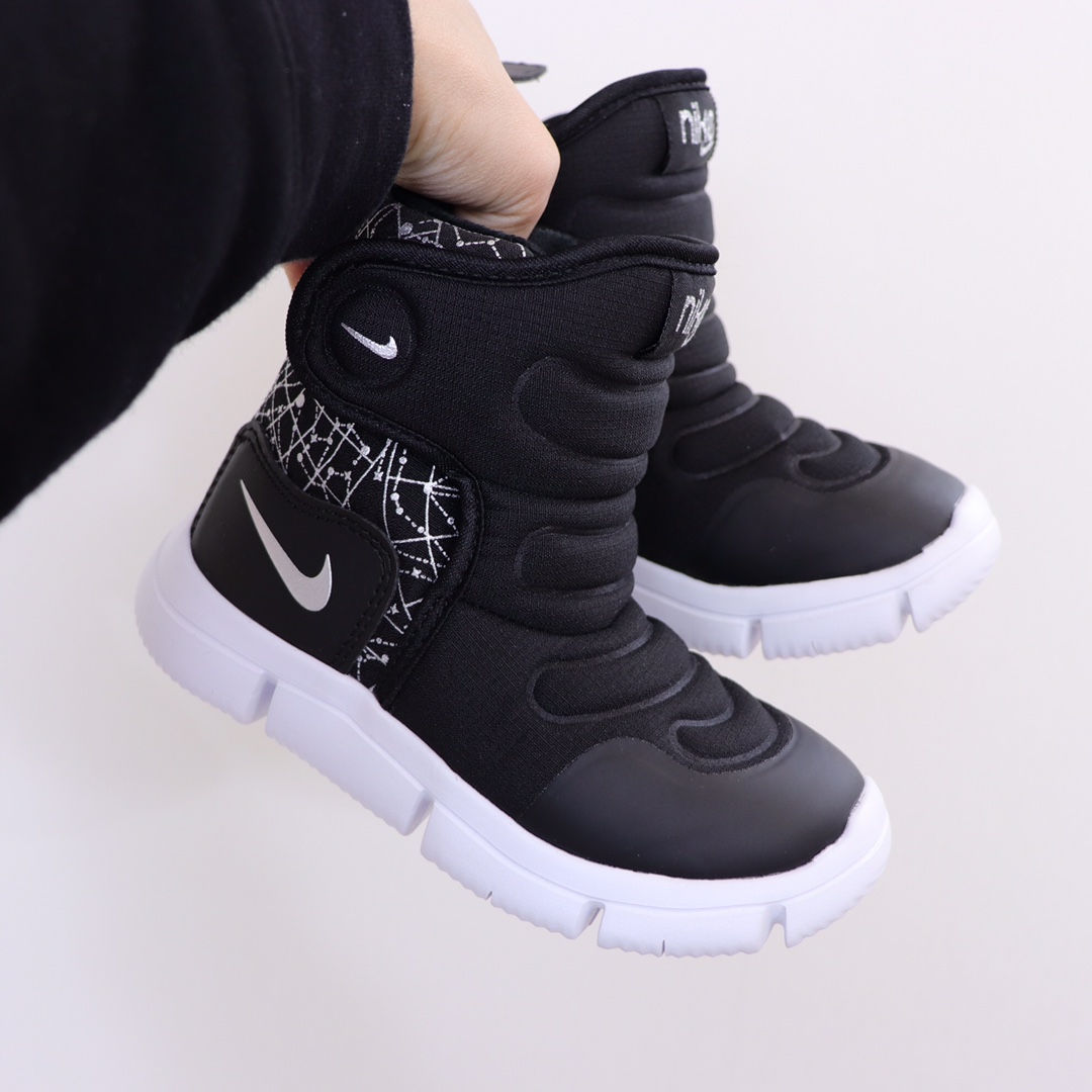 图片[8]-ＮＫ儿童雪地靴 专G版最新款高帮加绒棉靴🔥厚厚的绒保暖舒适✔️加上大大的魔术贴超级方便打开自行穿脱.而且不怕压脚，整个脚都是舒适的在里面，底非常轻非常软.一款超级棒的棉靴👍.-选品中心