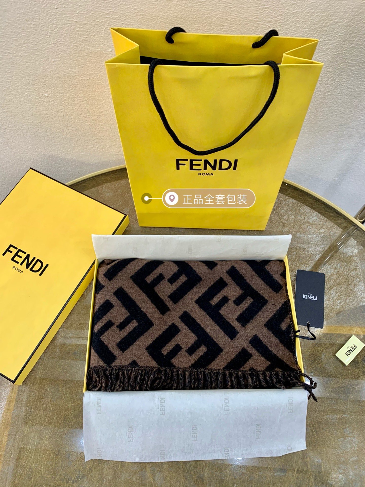 FENDI芬迪2020新款三角双面老花披肩FXT261A8RVF0QE1