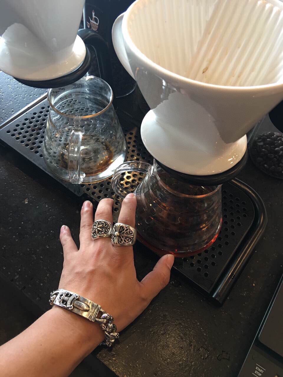 Chrome Hearts MZ独家拍摄，认准产品图片一致 𝐂𝐡𝐫𝐨𝐦𝐞 𝐡𝐞𝐚𝐫𝐭𝐬 克罗心十字花宝剑男士手链