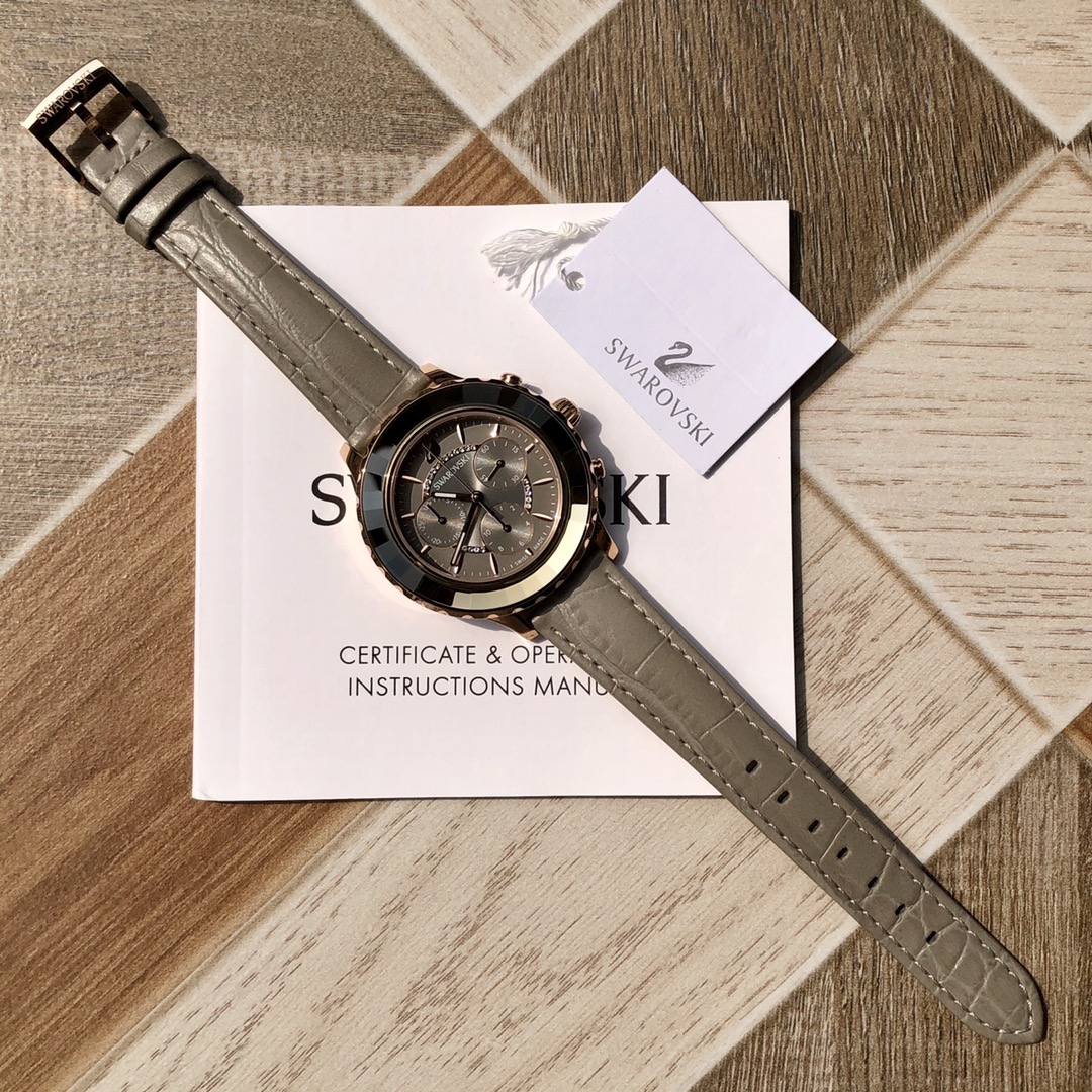 Часы Swarovski