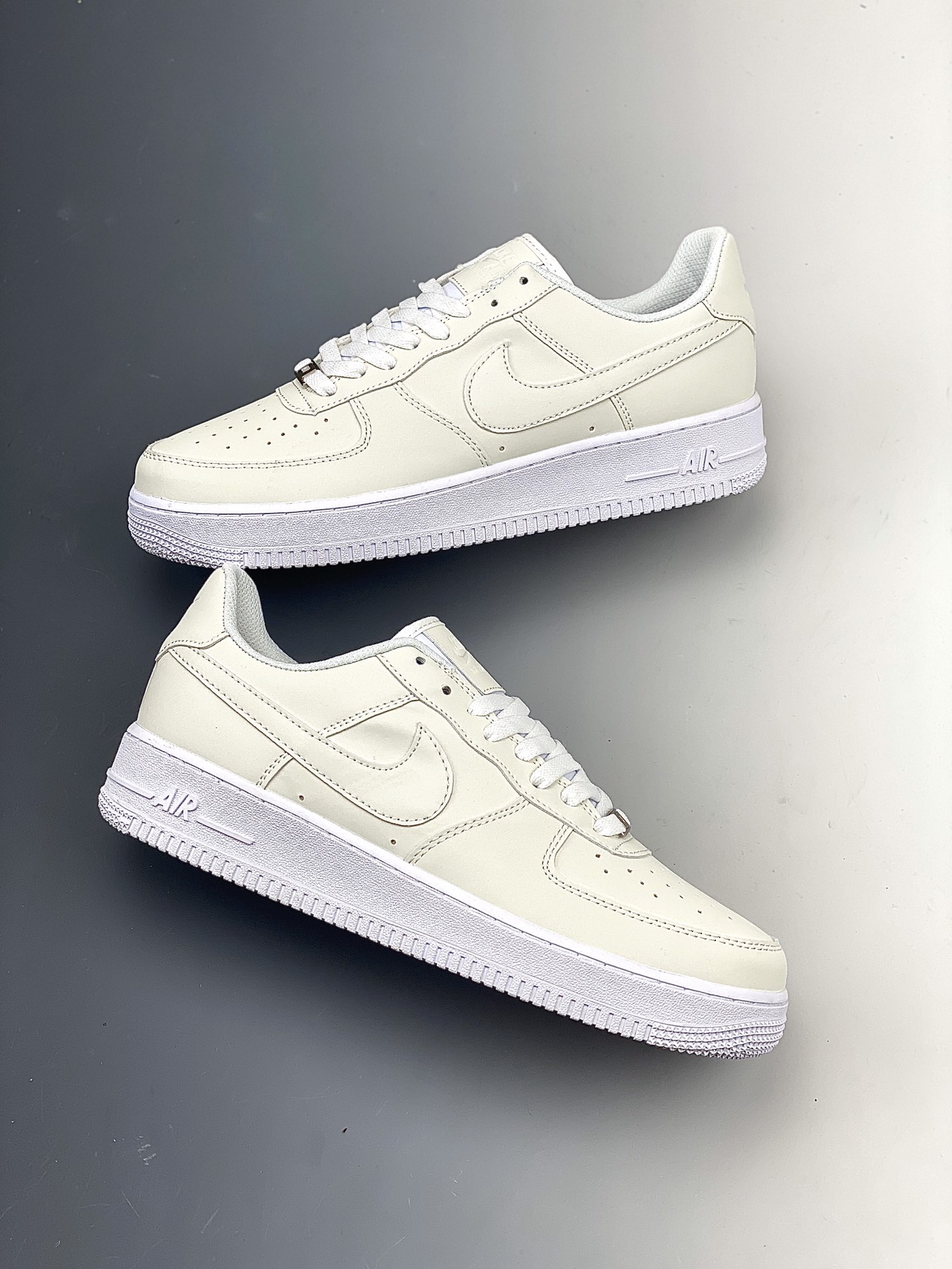 200    Nike Air Force 1 空军一号低帮运动休闲板鞋 DC2062-100
