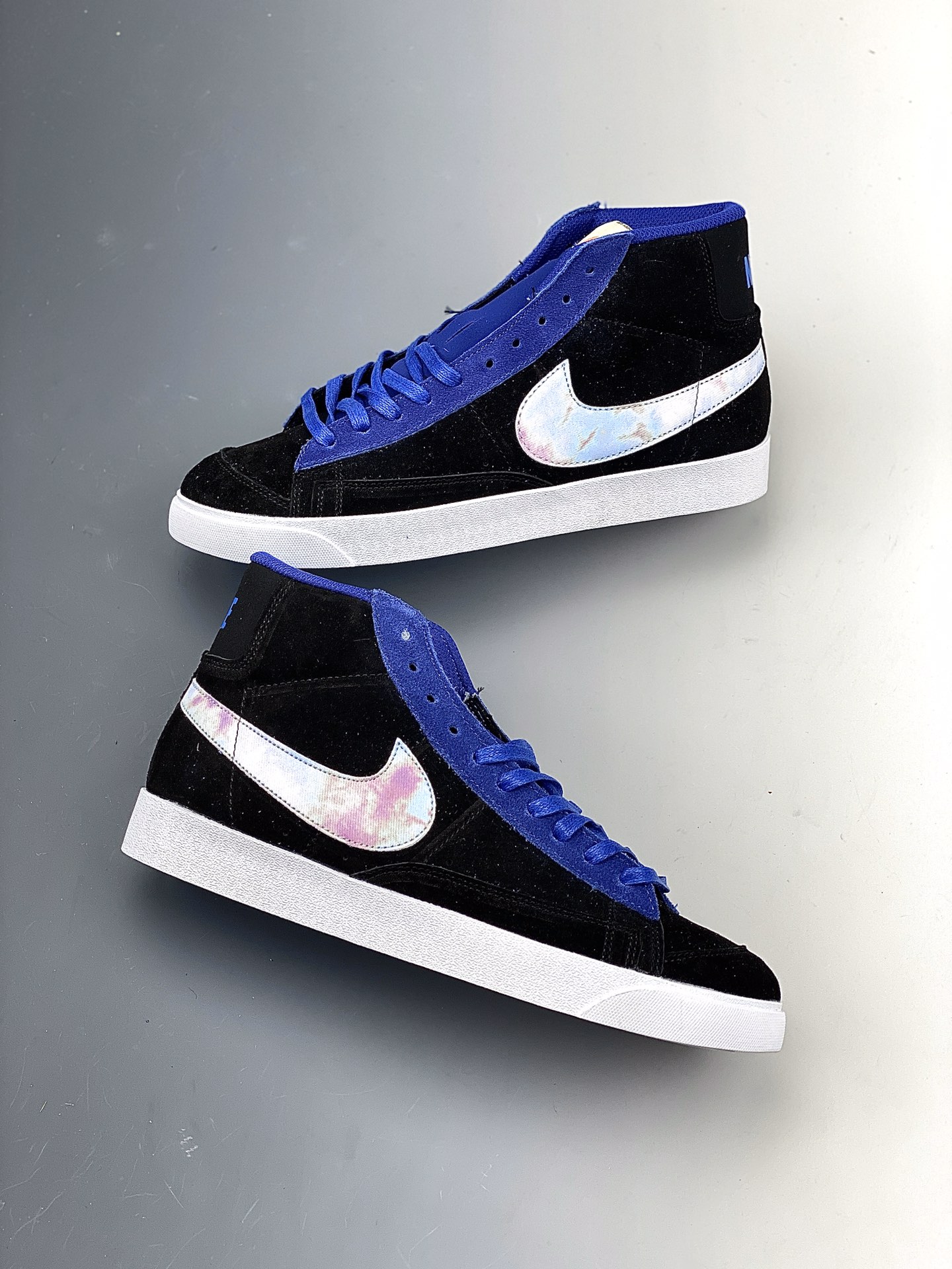 180    Nike Blazer Mid'77 开拓者高帮休闲运动板鞋 DD3810-104