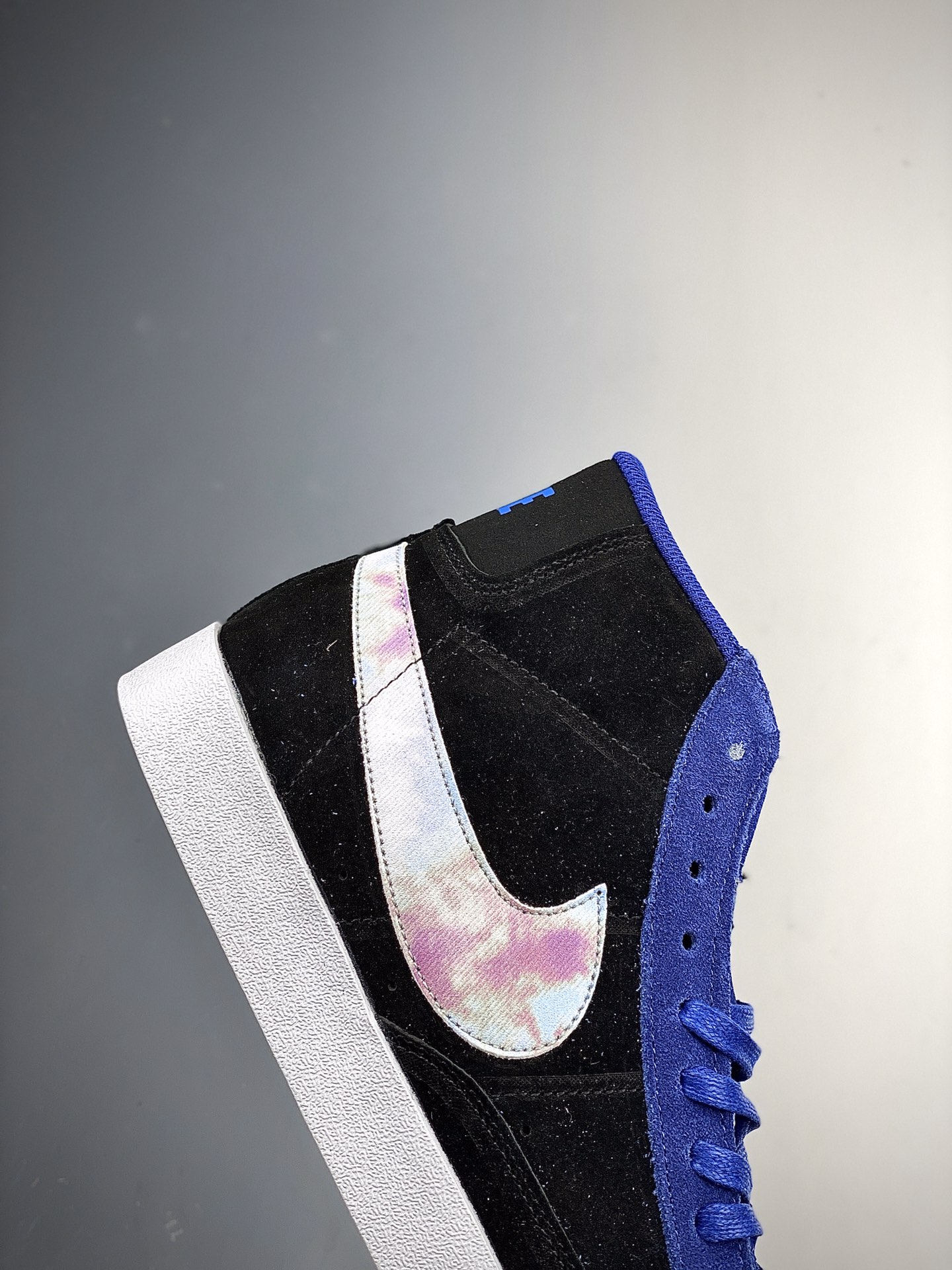 180    Nike Blazer Mid'77 开拓者高帮休闲运动板鞋 DD3810-104