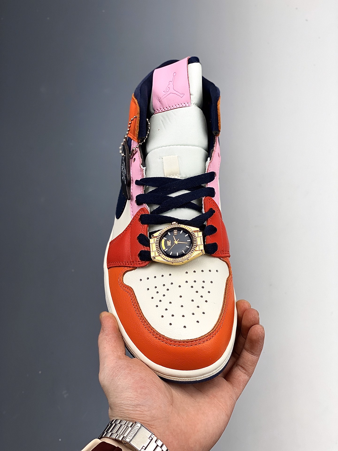 福利200  原装头层皮革 内置缓震气垫  Nike Air Jordan 1 MID SE  乔1 中帮 CQ7629-100