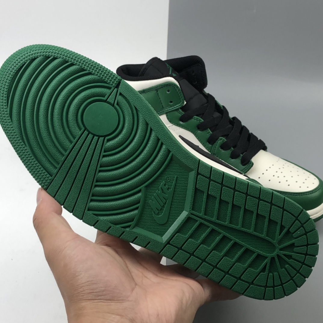 240 Nike Air Jordan 1 Mid SE AJ1乔1中帮时尚休闲板鞋 852542-301