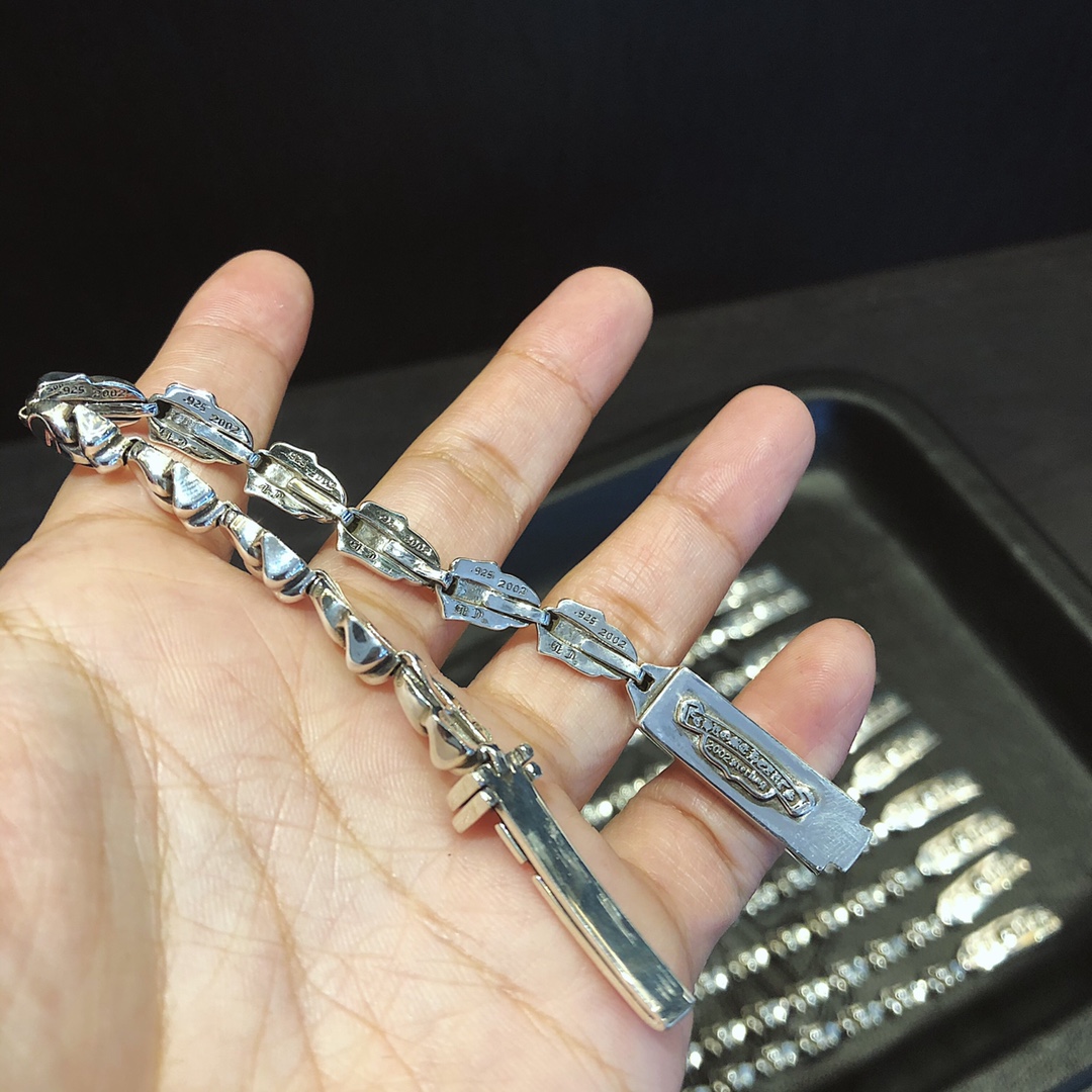 Chrome Hearts 新品上架𝐂𝐡𝐫𝐨𝐦𝐞 𝐡𝐞𝐚𝐫𝐭𝐬滚石 舌头𝐦𝐢𝐧𝐢手链