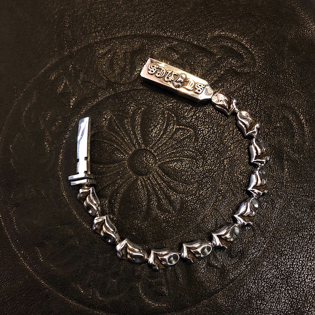 Chrome Hearts 新品上架𝐂𝐡𝐫𝐨𝐦𝐞 𝐡𝐞𝐚𝐫𝐭𝐬滚石 舌头𝐦𝐢𝐧𝐢手链