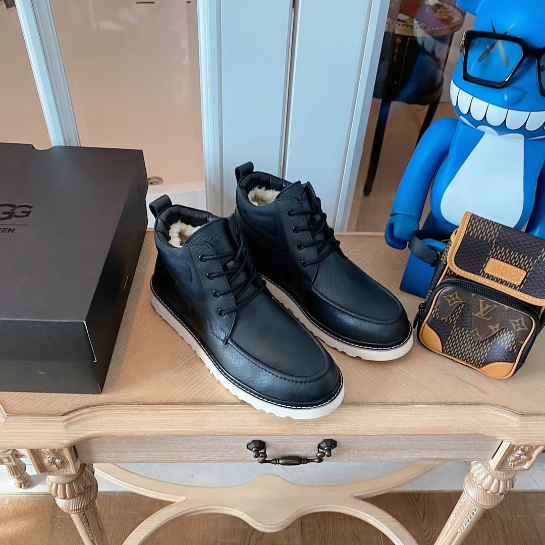 UGG男鞋专场👨东莞原产地，出口贸易品质，每一双都是免检产品，除了高级没啥好说，全部真皮真毛。黑色，咖色