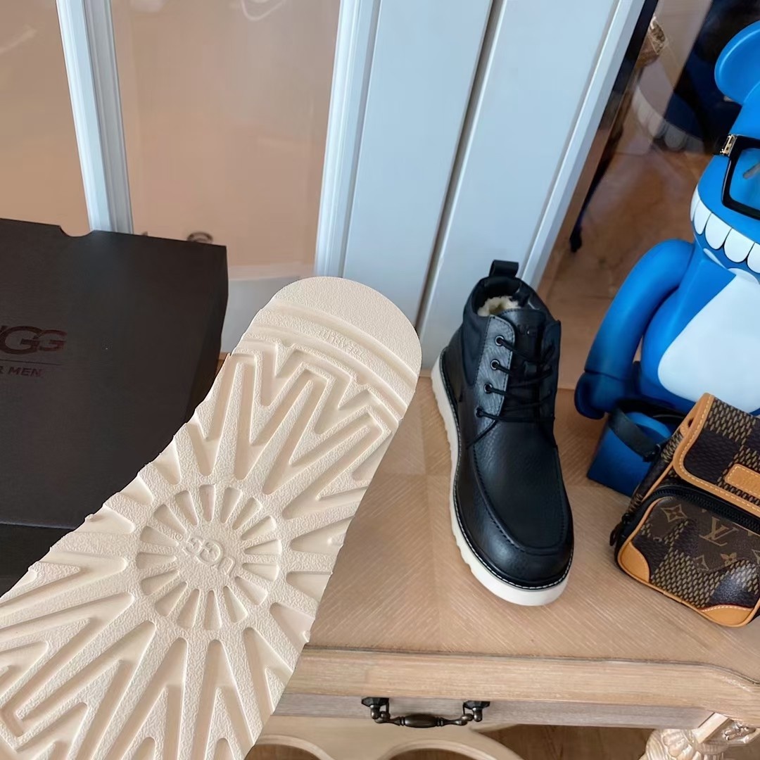 UGG男鞋专场👨东莞原产地，出口贸易品质，每一双都是免检产品，除了高级没啥好说，全部真皮真毛。黑色，咖色