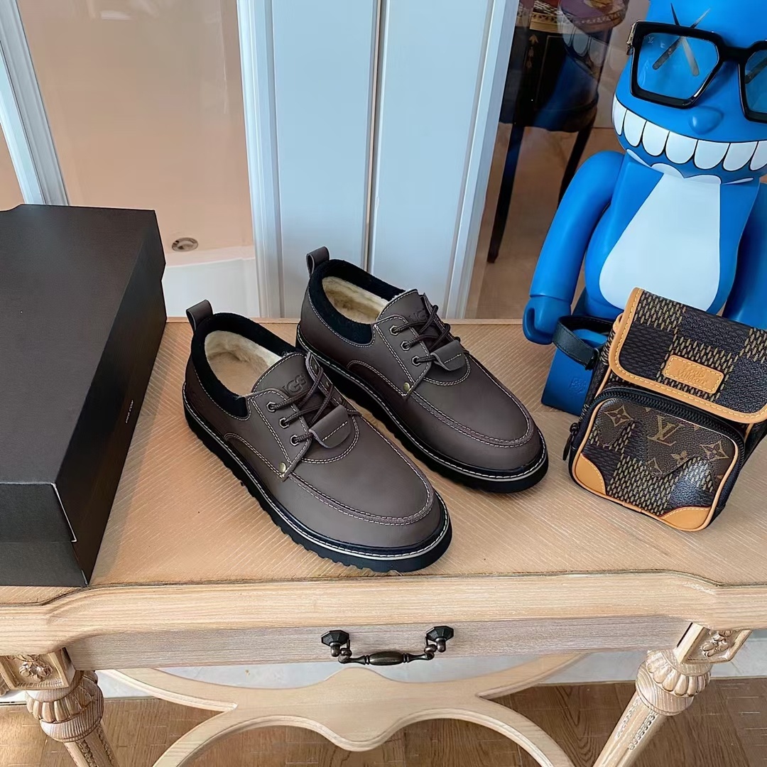 UGG男鞋专场👨东莞原产地，出口贸易品质，每一双都是免检产品，除了高级没啥好说，全部真皮真毛。黑色，咖色