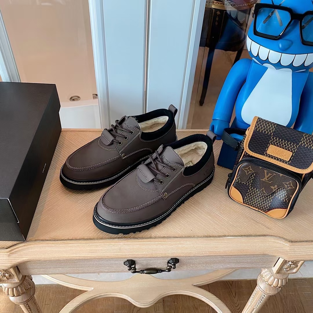 UGG男鞋专场👨东莞原产地，出口贸易品质，每一双都是免检产品，除了高级没啥好说，全部真皮真毛。黑色，咖色