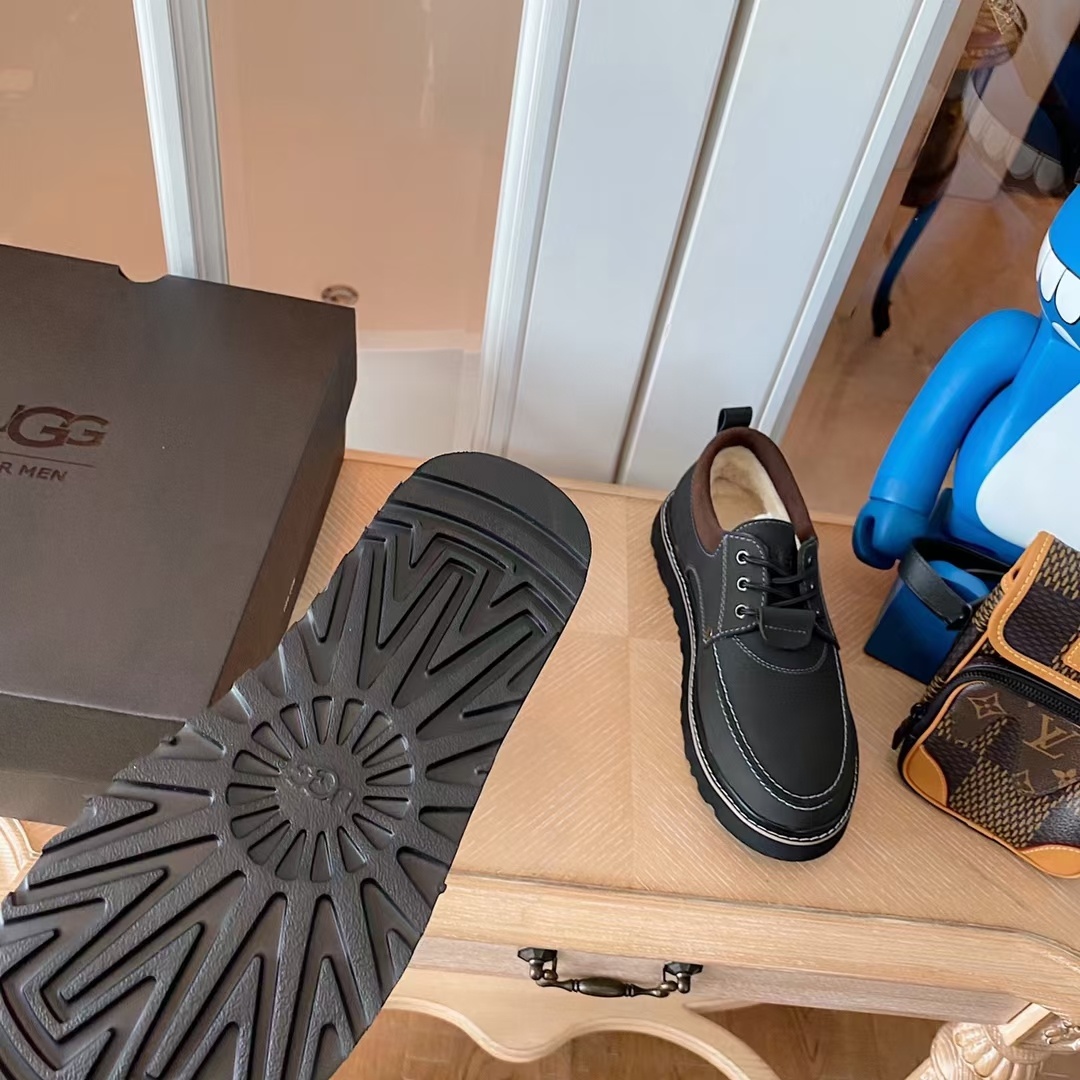 UGG男鞋专场👨东莞原产地，出口贸易品质，每一双都是免检产品，除了高级没啥好说，全部真皮真毛。黑色，咖色