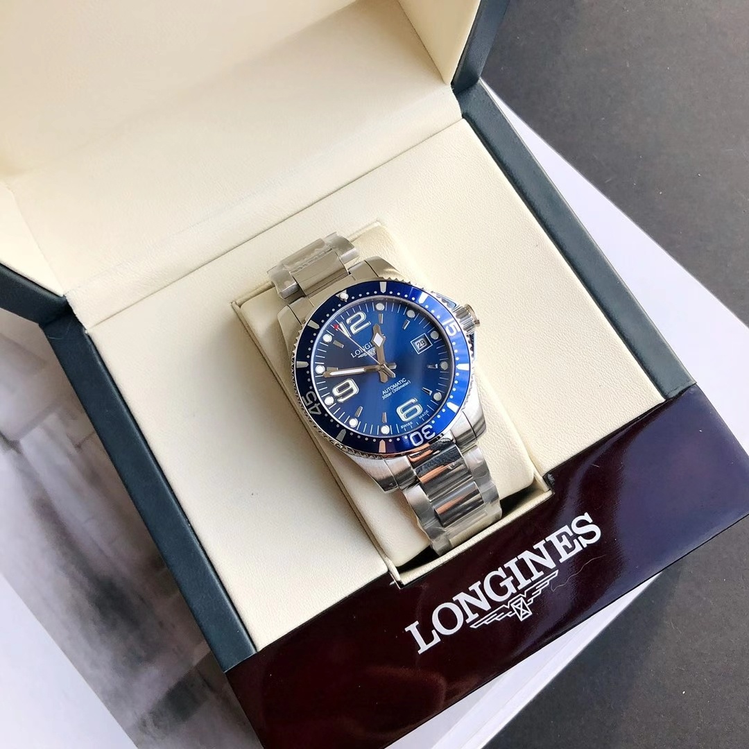 NO:145905,[Fashion and Sports, Responsible and Refreshing] The first recommended model for the watch in the 10,000 yuan level, also known as the Waves and Ghost - the classic Concas series men's watch. It gives more fashion elements to make the classic style younger, with clear scales more convenient for underwater reading. GD factory pursues reproduction to the maximum extent and insists on the excellent performance of Citizen movement [Movement] equipped with GD focus and 0 rework, a new original Citizen fully automatic mechanical movement, accurate time and excellent performance, with a power reserve of up to 48 hours, slightly better than the original [Case] ​​316L stainless steel case  配以原装同步计时圈口,完美呈现与原版一致的弧度、光泽,防刮蓝宝石玻璃镜面,精致的做工完美秉承原装的潜水性能【字面】采用独家夜光粉填充,刻度细节同步正品【表带】316L精钢表链配以全网同级别独家原装三折式安全表扣 请认准GD出品独家品质,19860909【时尚运动 亲民低廉】腕表万元级首荐款,又称浪情水鬼——经典康卡斯系列男士腕表 他赋予更多的时尚元素,让经典款式更年轻化,刻度清晰更便于水下读时,GD厂以最大限度的追求复刻,坚持西铁城机芯优良性能【机芯】搭载GD专注而制0返修、全新原装西铁城全自动机械机芯,走时精准,性能优异,动力储备高达48小时,略胜原装【表壳】316L精钢表壳 配以原装同步计时圈口,完美呈现与原版一致的弧度、光泽,防刮蓝宝石玻璃镜面,精致的做工完美秉承原装的潜水性能【字面】采用独家夜光粉填充,刻度细节同步正品【表带】316L精钢表链配以全网同级别独家原装三折式安全表扣 请认准GD出品独家品质,,Watch