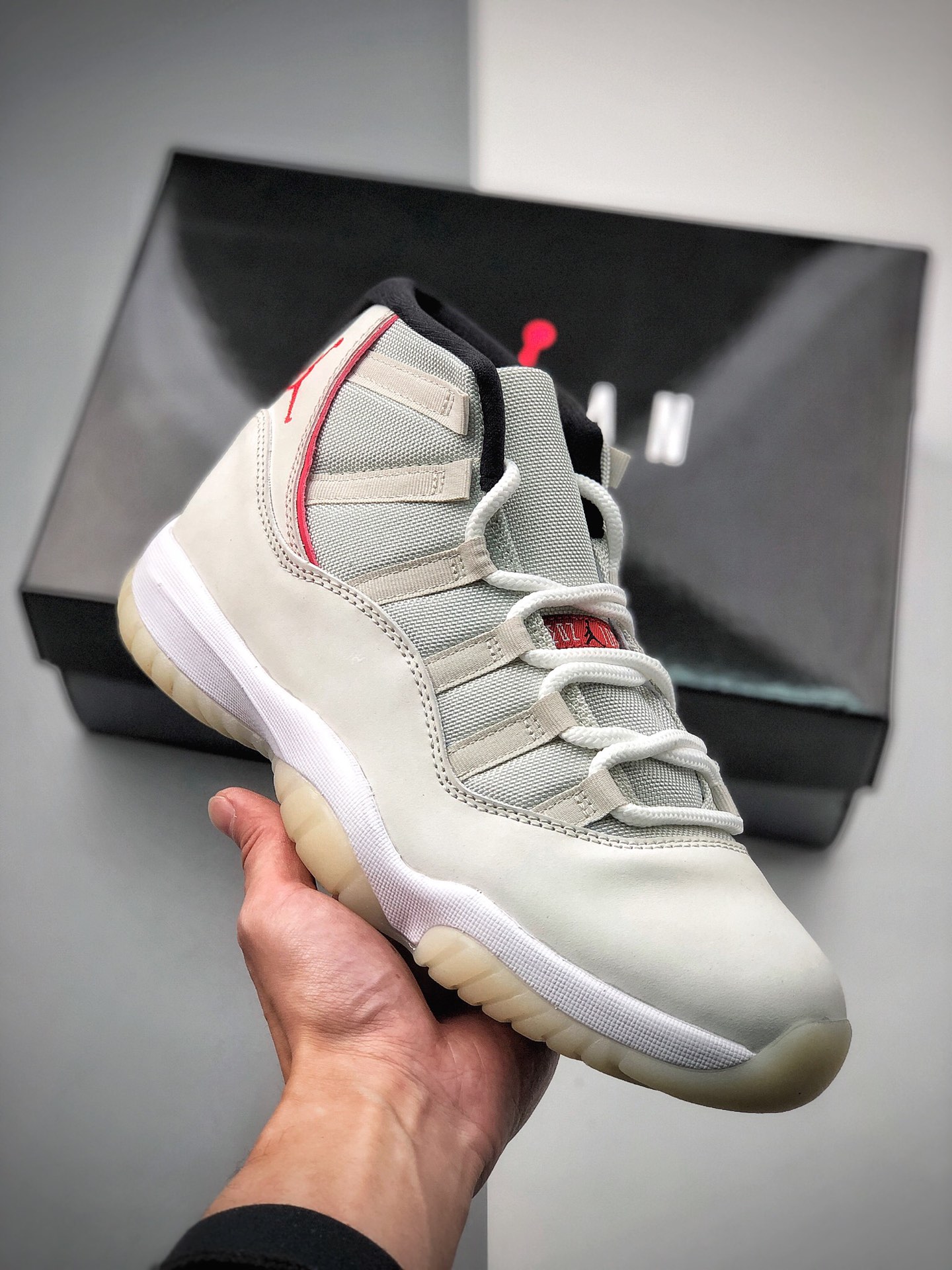 Nike Air Jordan 11 Retro“Platinum Tint”铂金 兔八哥 AJ11乔丹11代 真碳板 真标原盒 原底原面 真头层皮 正确版型 小红书平台专供跑量款 货号：378037-016 码数：4…