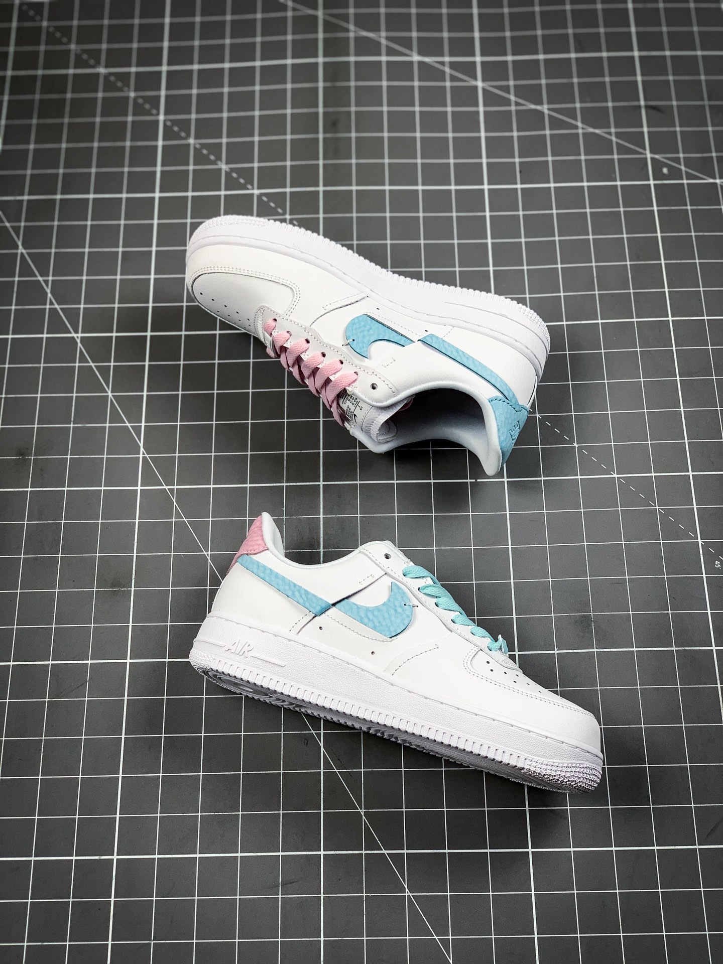 200 Nike Wmns Air Force 1 '07 LX”White/Red/Blue”空军一号经典低帮百搭休闲运动板鞋 DC1164-101