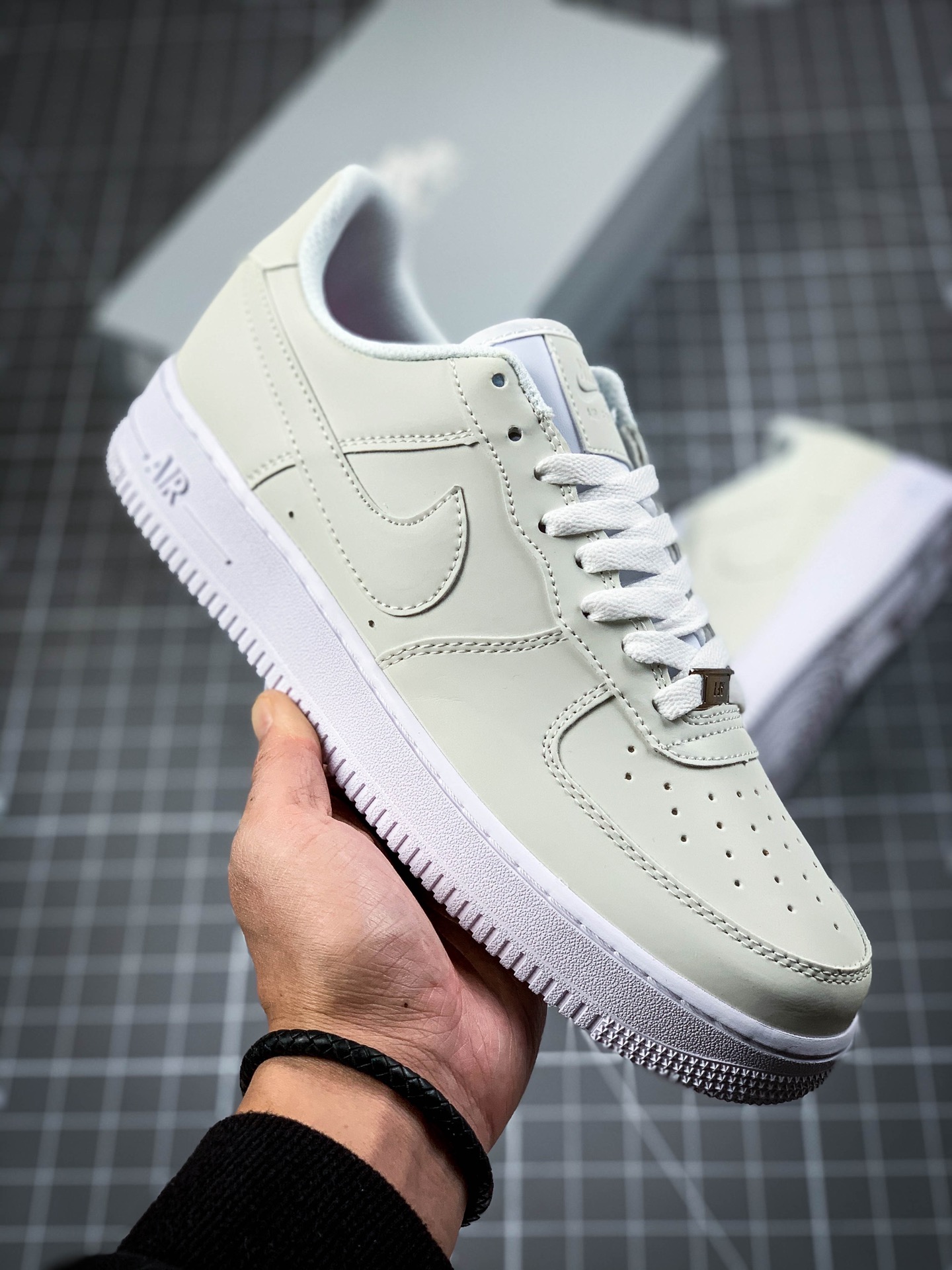 200 新配色 耐克/NIKE AIR FORCE 1 ’07 耐克空军一号低帮板鞋  3M反光  DC2082-100