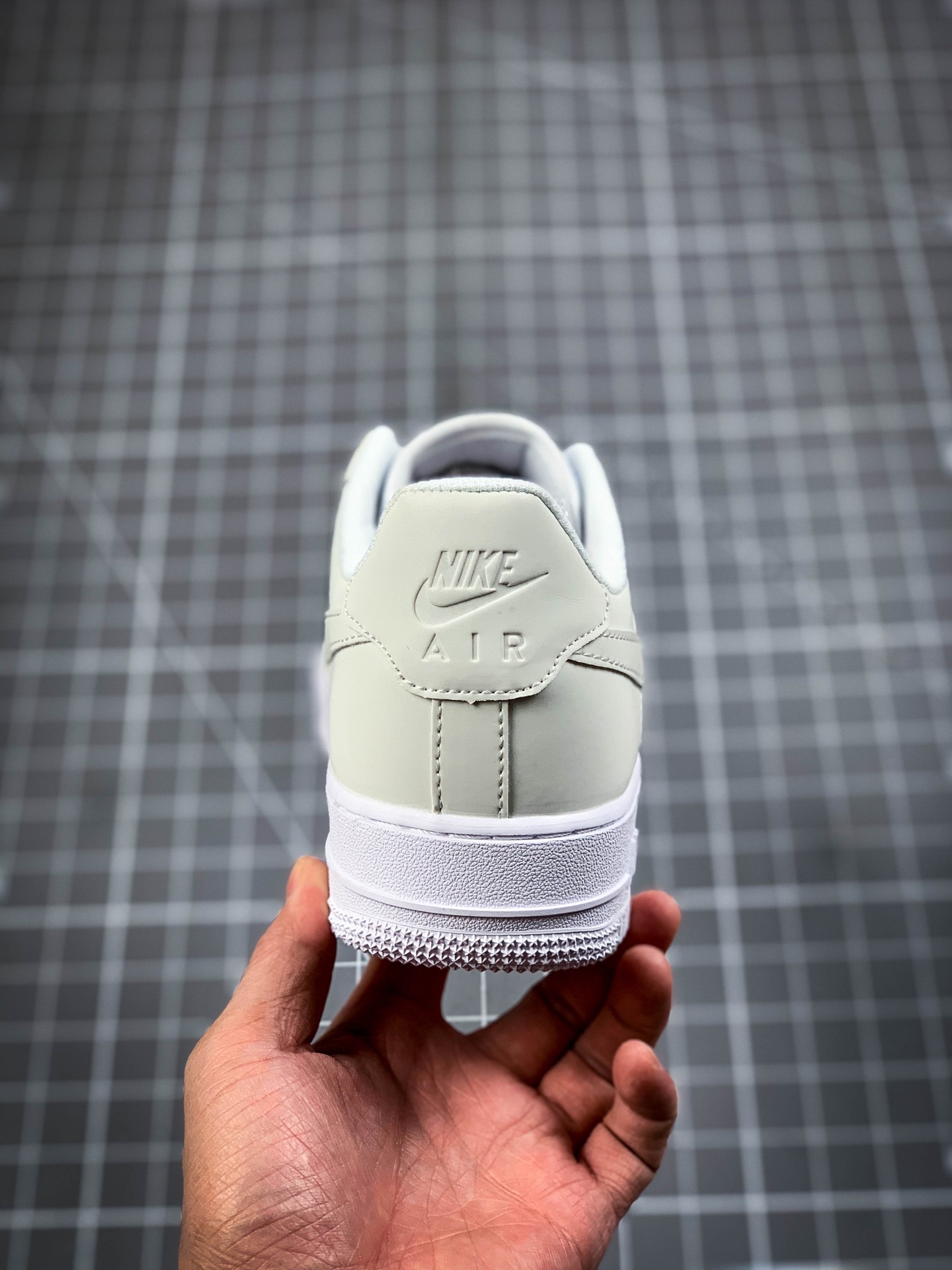 200 新配色 耐克/NIKE AIR FORCE 1 ’07 耐克空军一号低帮板鞋  3M反光  DC2082-100