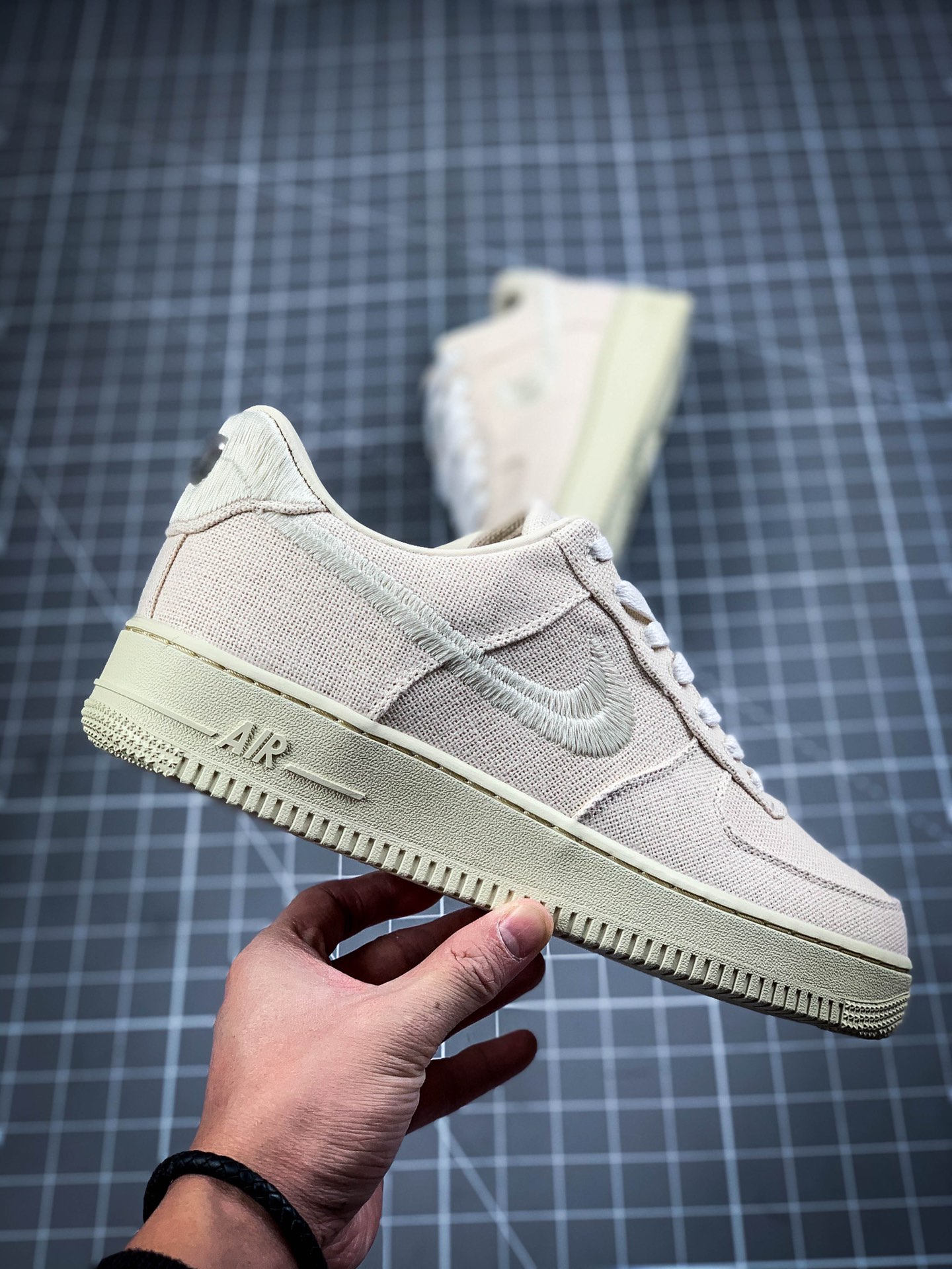 400 Stussy x Air Force 1 '07 ”White Cool” 斯图西联名空军 “白麻布电绣钩子”CZ9084-001