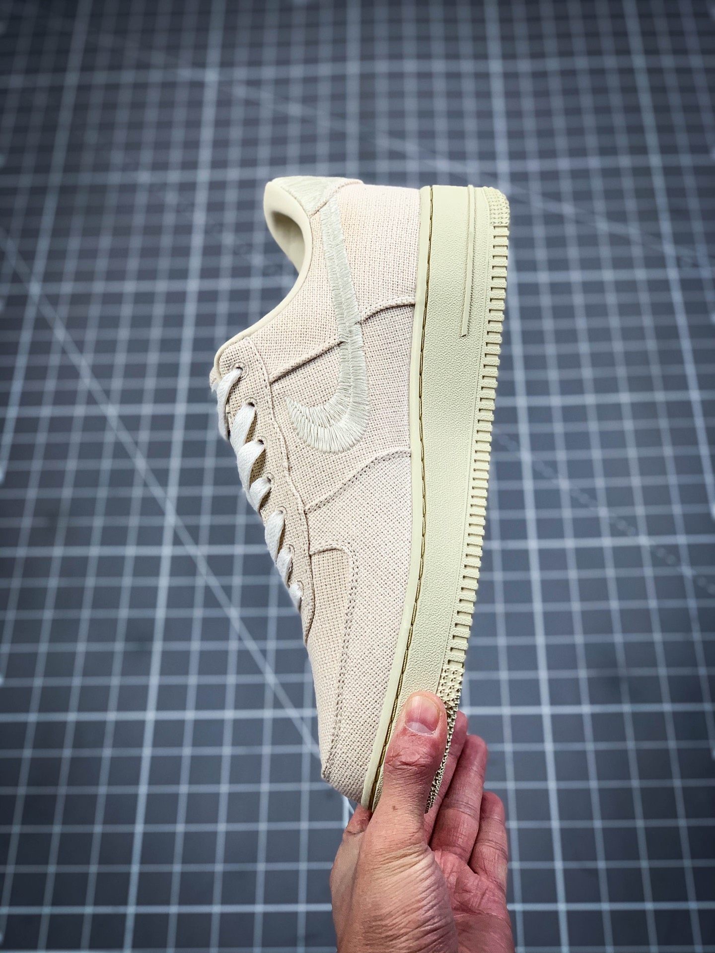 400 Stussy x Air Force 1 '07 ”White Cool” 斯图西联名空军 “白麻布电绣钩子”CZ9084-001