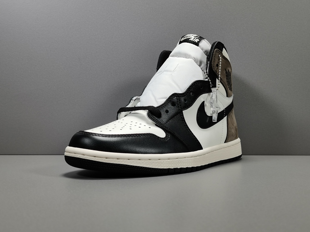 周年庆厂家优惠促销！纯原版顶级AJ1摩卡莞产AirJordan1RETROHIOG货号555088-10