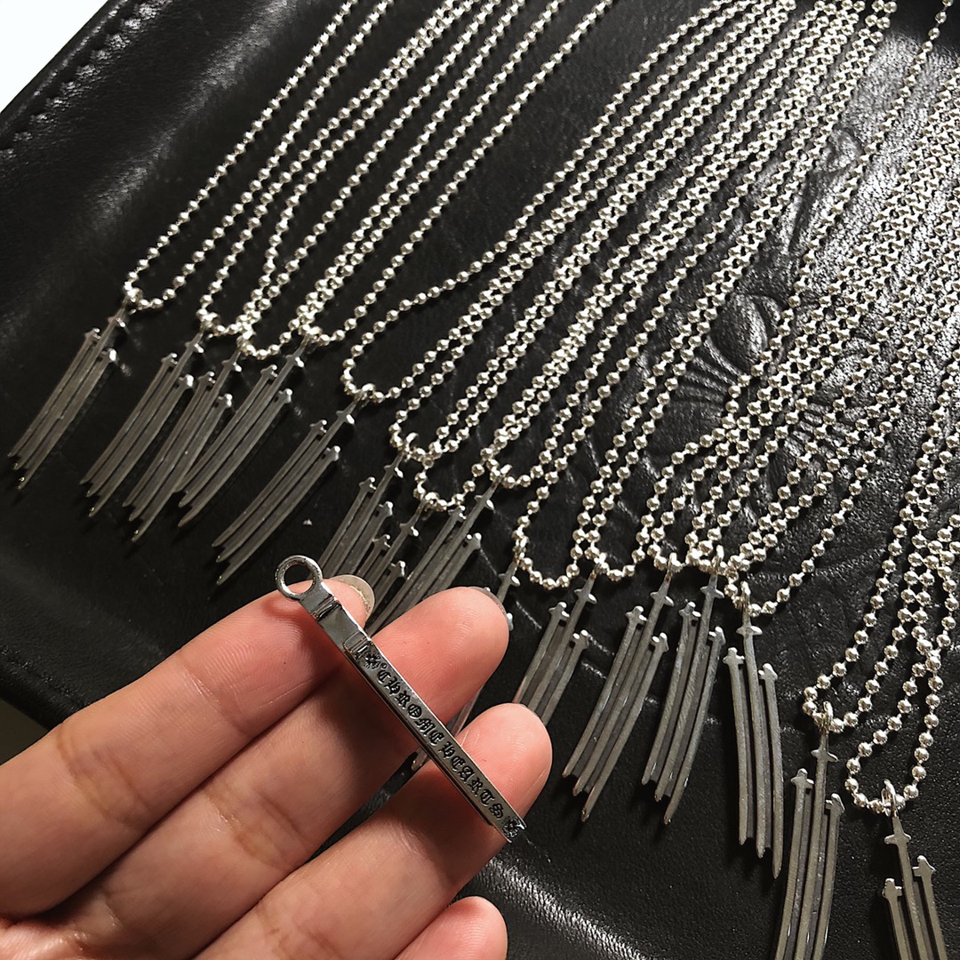 Chrome Hearts 新品上架𝐂𝐡𝐫𝐨𝐦𝐞 𝐡𝐞𝐚𝐫𝐭𝐬 克罗心三十字流苏项链