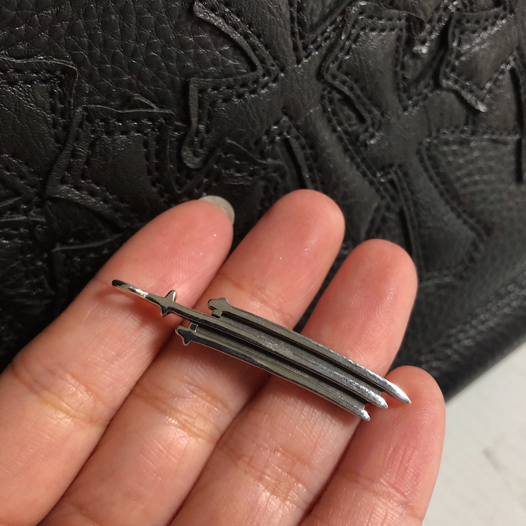Chrome Hearts 新品上架𝐂𝐡𝐫𝐨𝐦𝐞 𝐡𝐞𝐚𝐫𝐭𝐬 克罗心三十字流苏项链