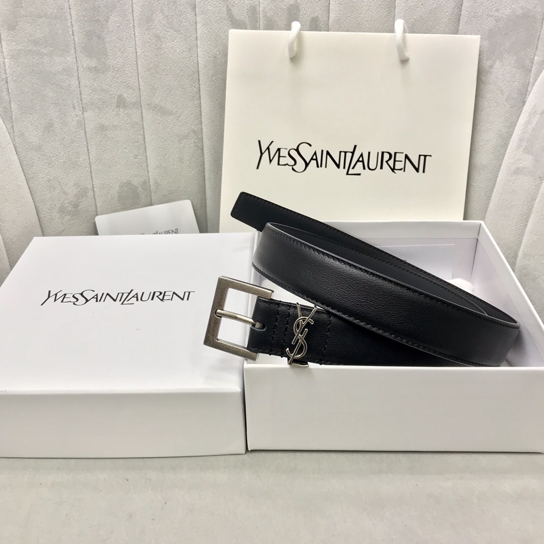 YvesSaintLaurent伊夫