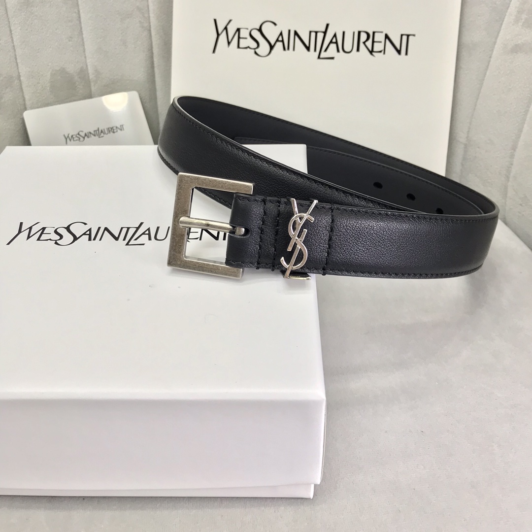 YvesSaintLaurent伊夫