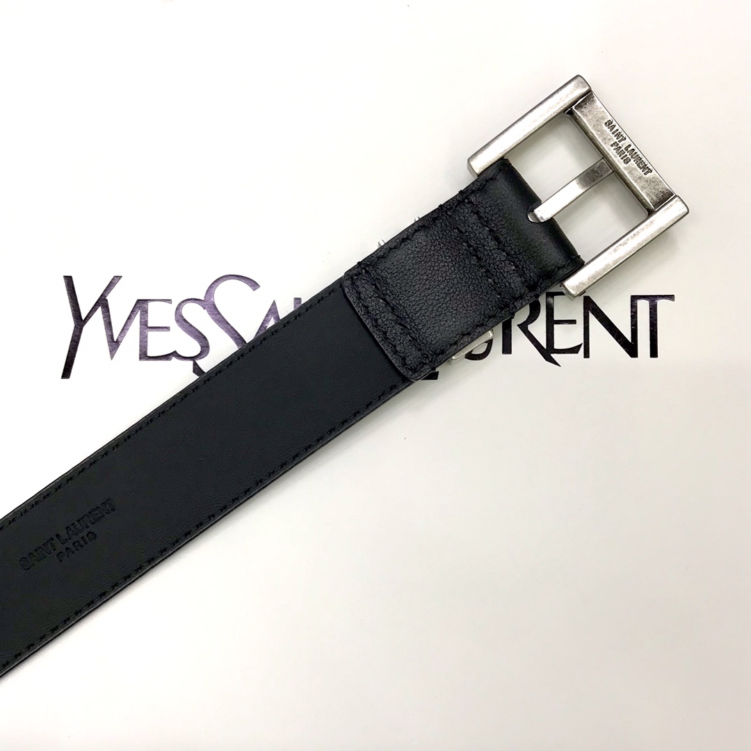 YvesSaintLaurent伊夫