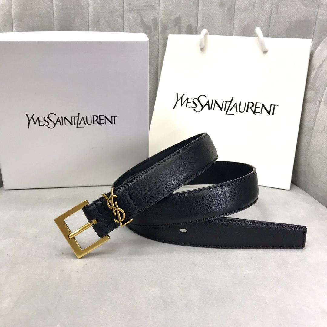 YvesSaintLaurent伊夫