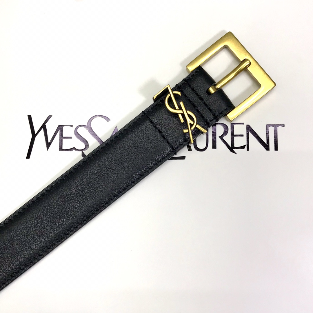 YvesSaintLaurent伊夫