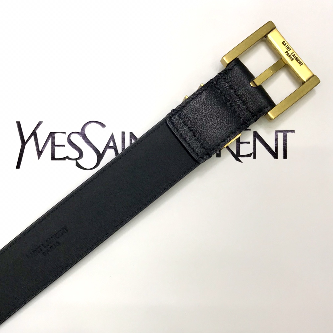 YvesSaintLaurent伊夫