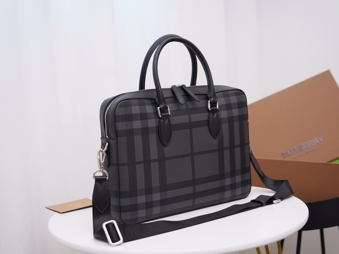 Burberry B家男士手提公文包