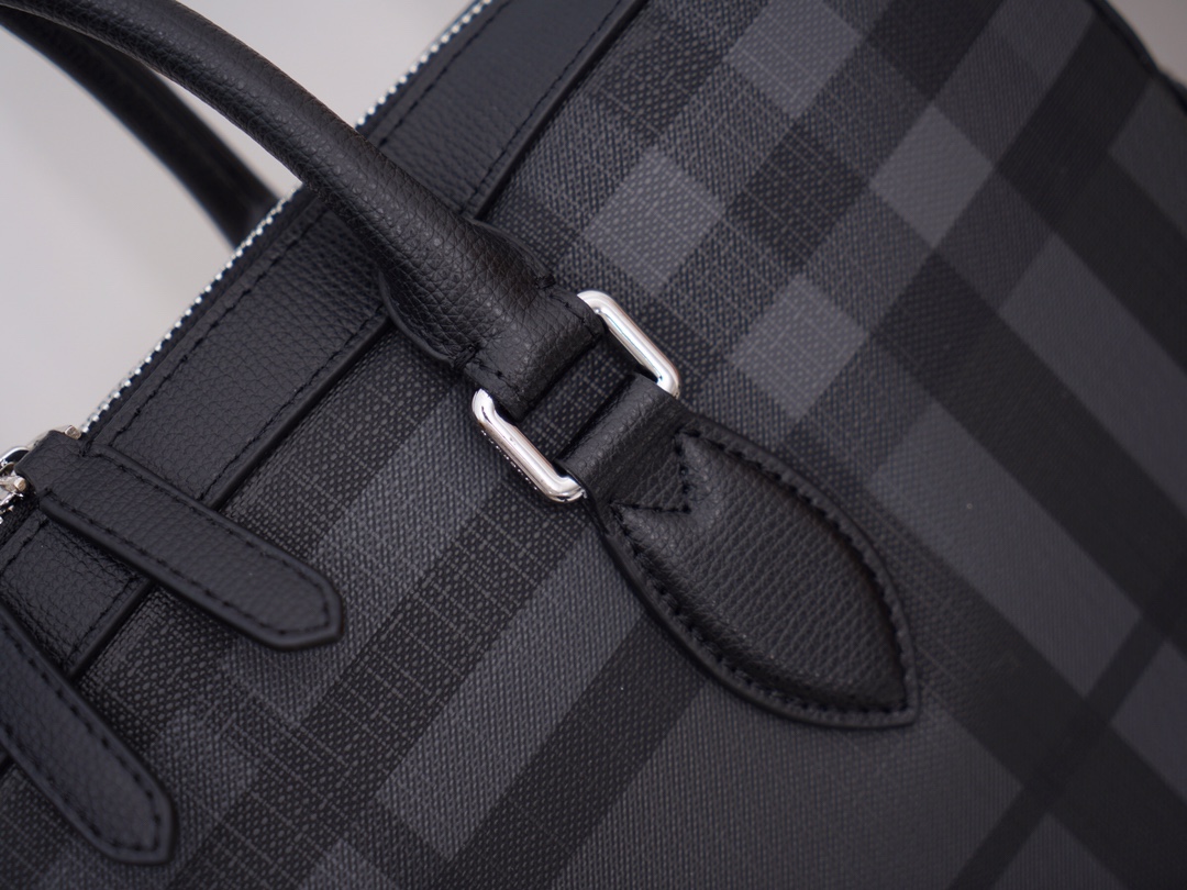 Burberry B家男士手提公文包