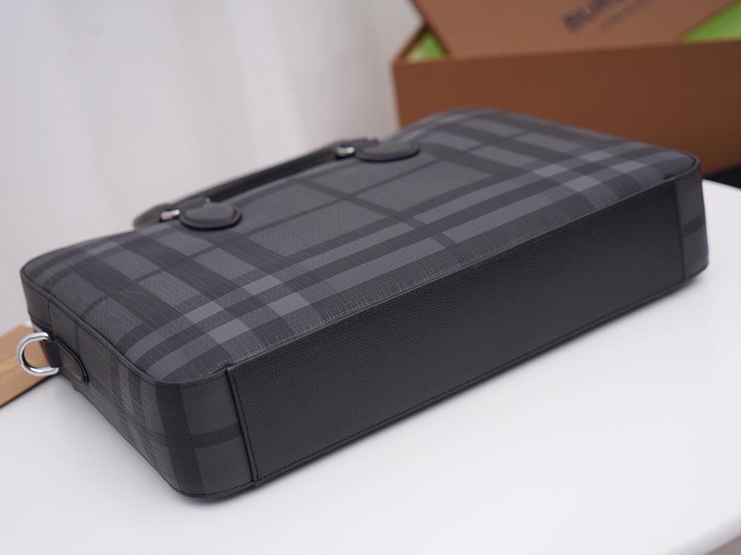 Burberry B家男士手提公文包