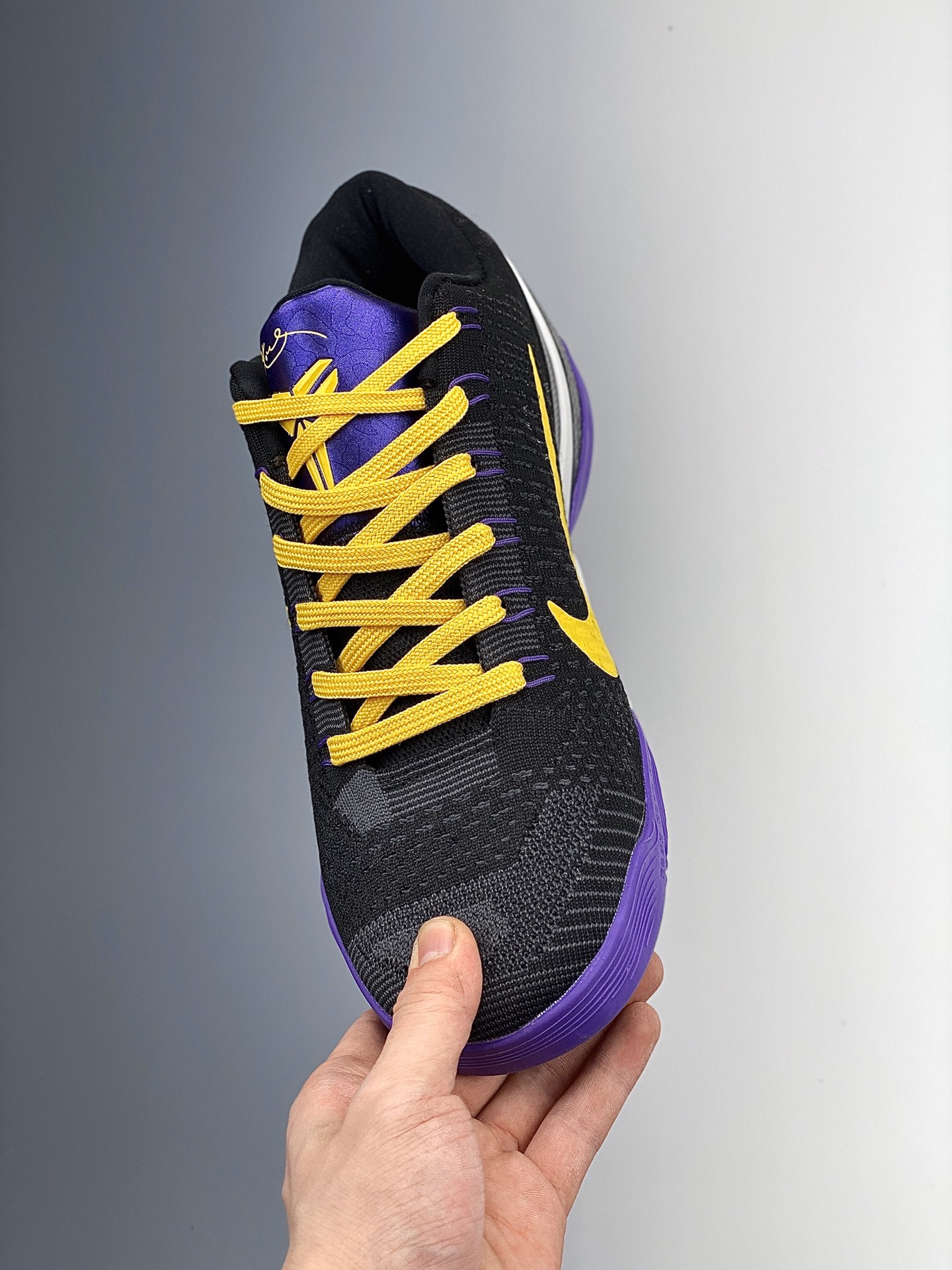 240 Nk Zoom Kobe 11 Elite Low BHM （2016） 科比11代 复刻实战运动 698599-110