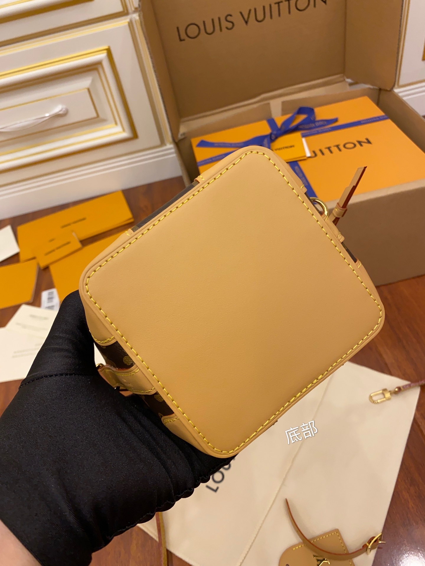 独家首发型号M57099特级加强版品质提升.专柜同步电子芯片内码礼品袋保护纸铜版电子标签合格证皮料是正品